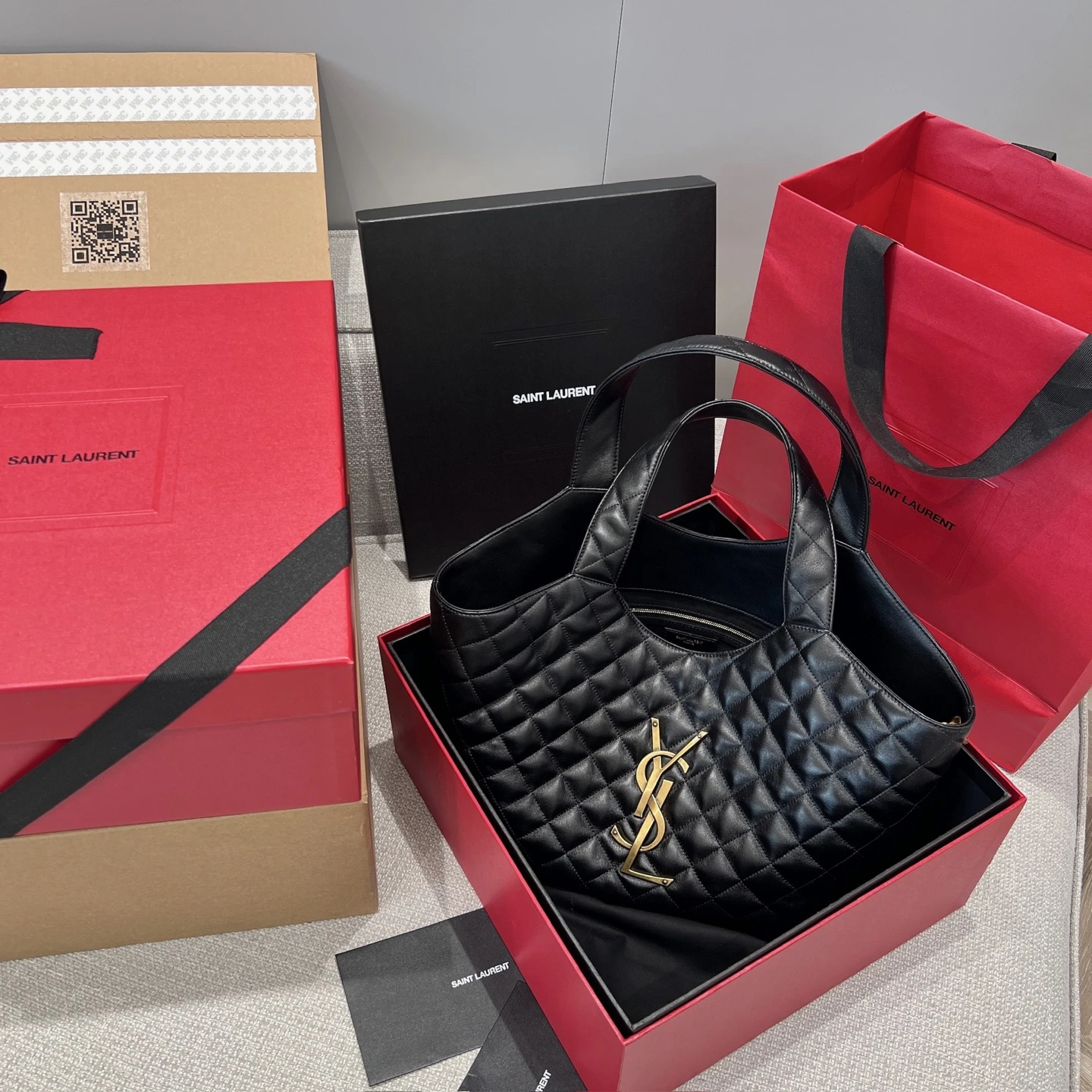 SAINT LAURENT Женская Сумка Icare Medium SAINT LAURENT Женская Сумка Icare Medium