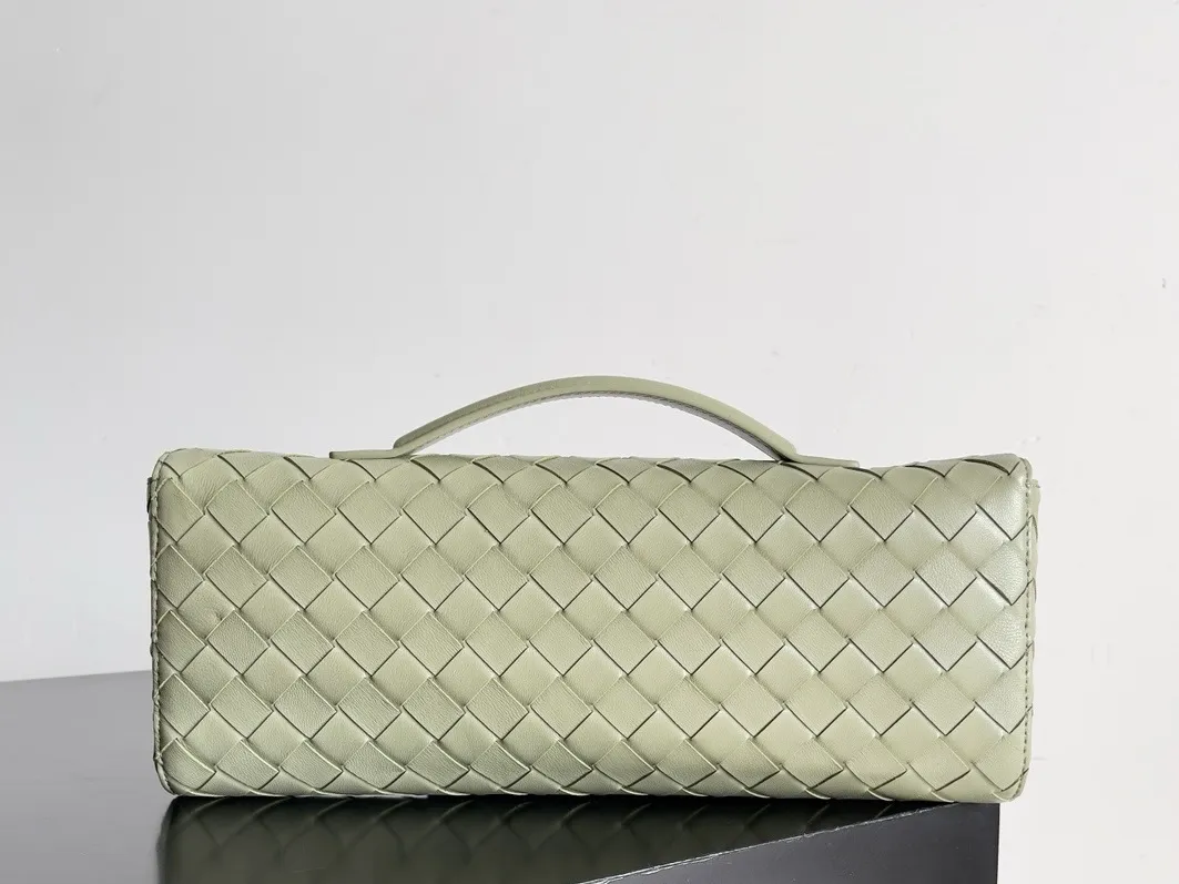 BOTTEGA VENETA Женский клатч Andiamo кожа Intrecciato