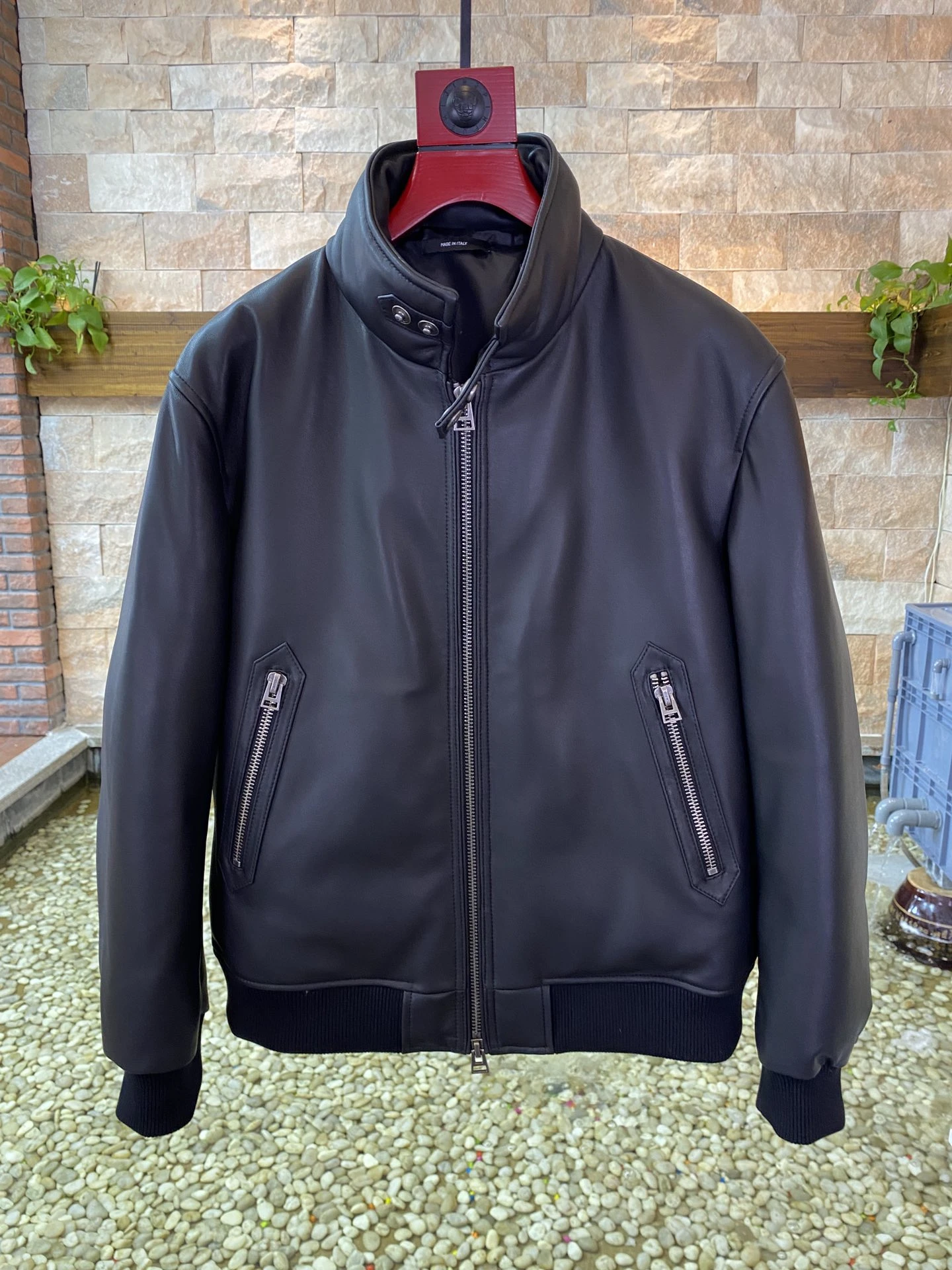 TOM FORD Мужская кожаная куртка с воротником-стойкой TOM FORD Мужская кожаная куртка с воротником-стойкой