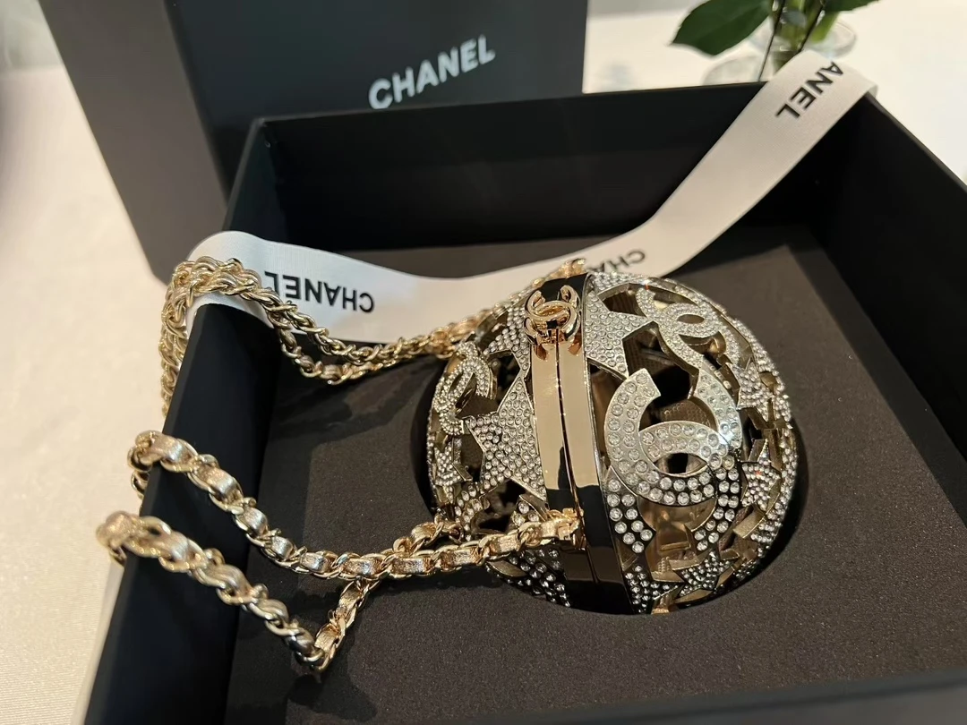 CHANEL Женский клатч CHANEL Женский клатч