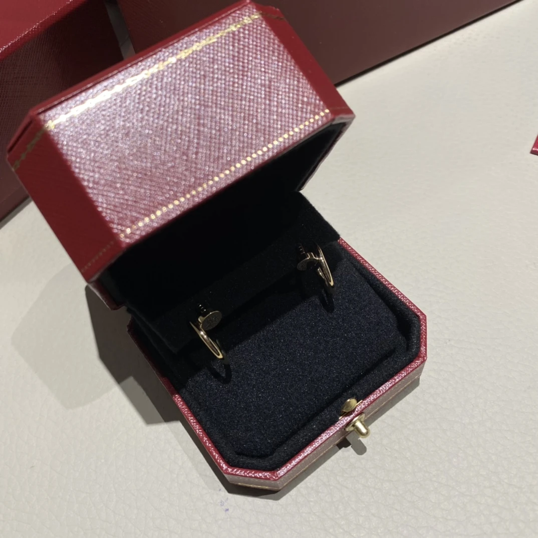 CARTIER Серьги Juste un Clou из желтого золота CARTIER Серьги Juste un Clou из желтого золота