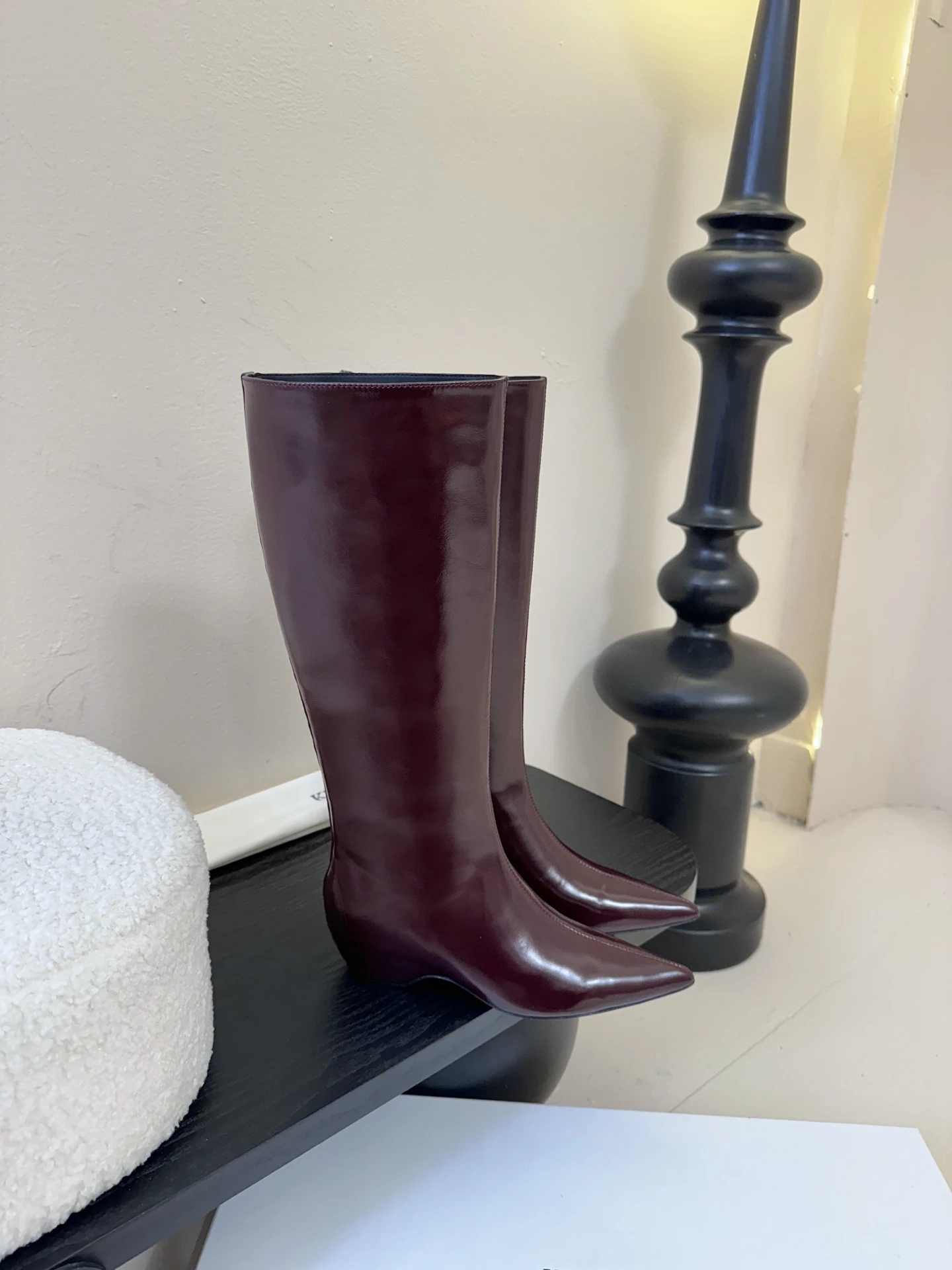 KHAITE Женские сапоги с острым носом