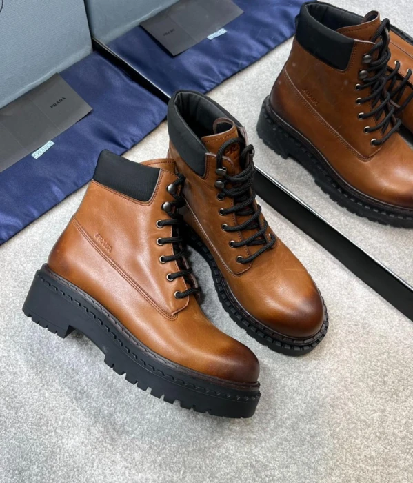 PRADA Женские ботинки на толстой подошве со шнуровкой