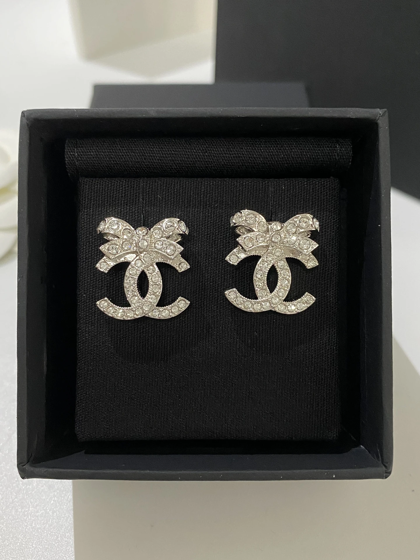 CHANEL Женские серьги CHANEL Женские серьги