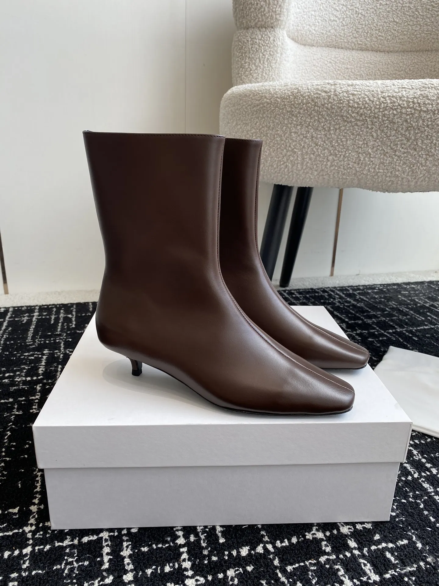 THE ROW Женские ботильоны из телячьей кожи THE ROW Женские ботильоны из телячьей кожи