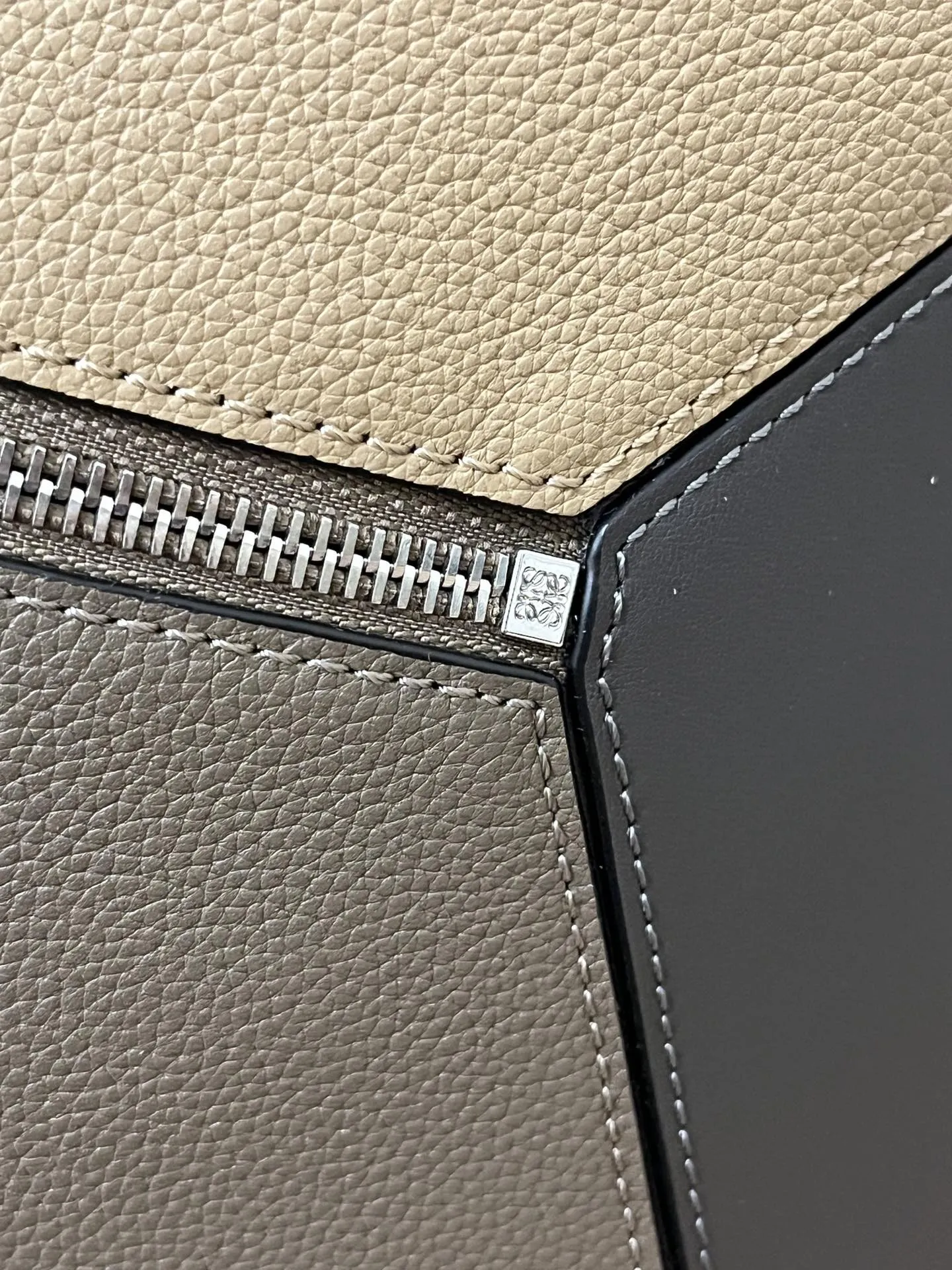 LOEWE Мужской рюкзак Puzzle комбинированный LOEWE Мужской рюкзак Puzzle комбинированный