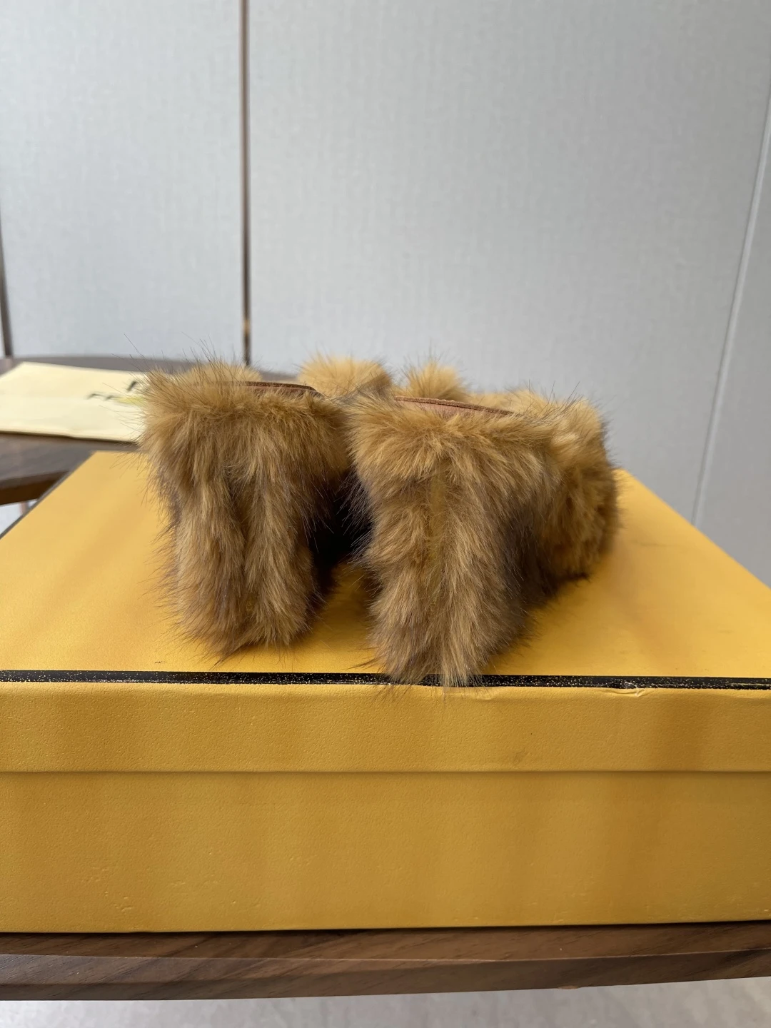 FENDI Женские мюли