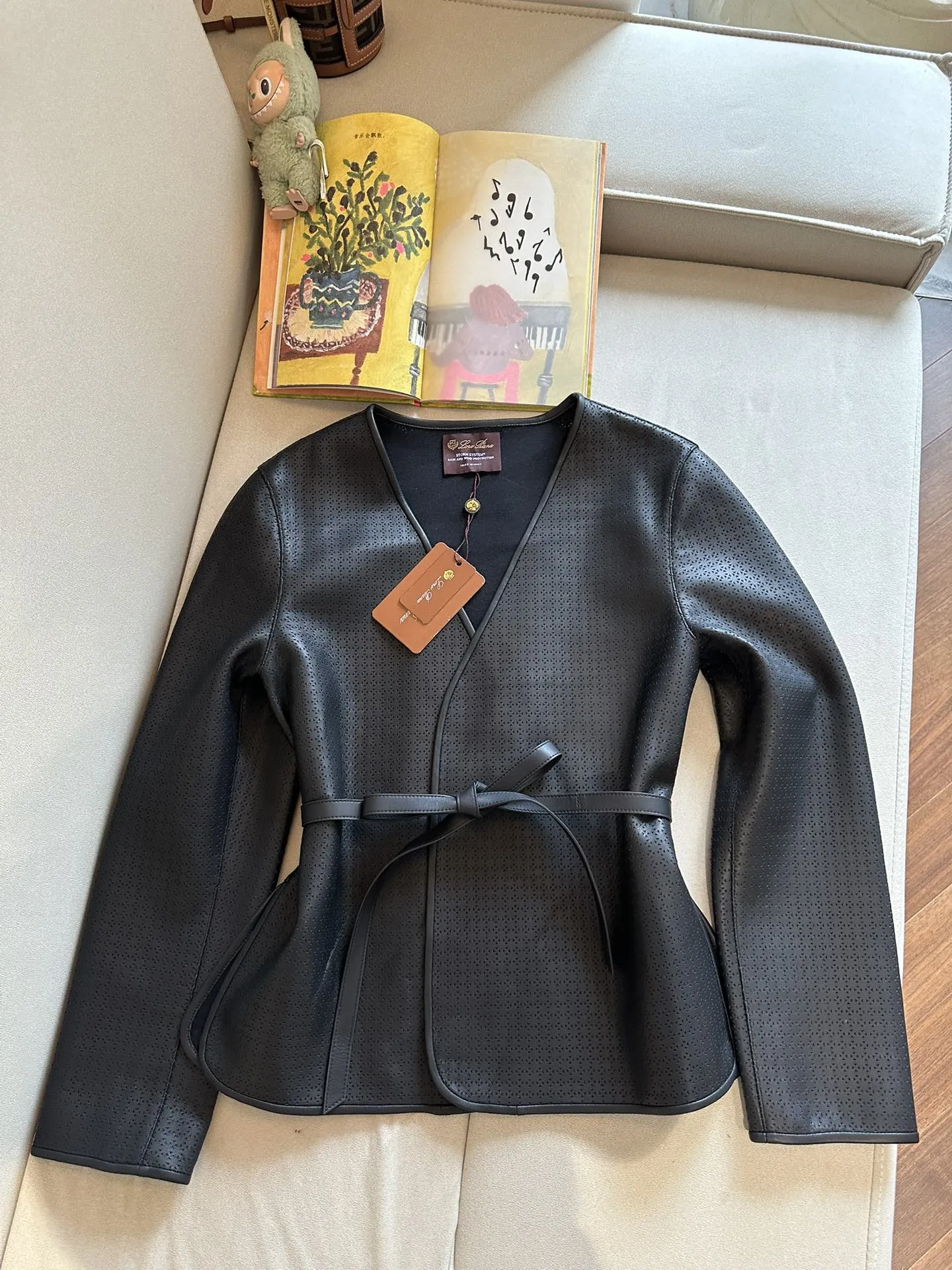 LORO PIANA Женский кожаный кардиган