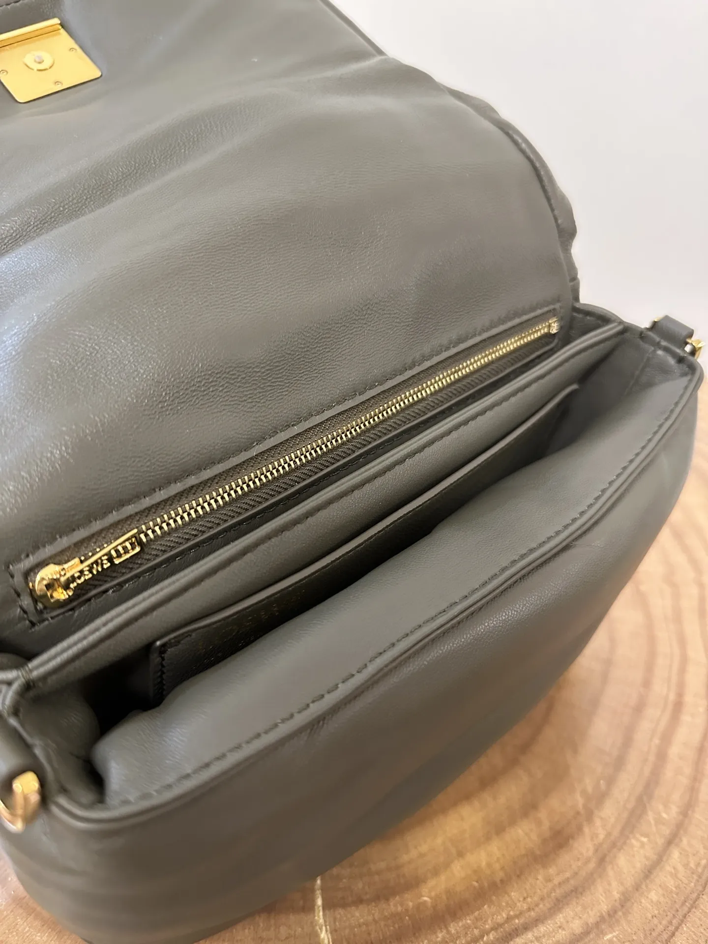 LOEWE Женская сумка Puffer Goya из кожи наппа