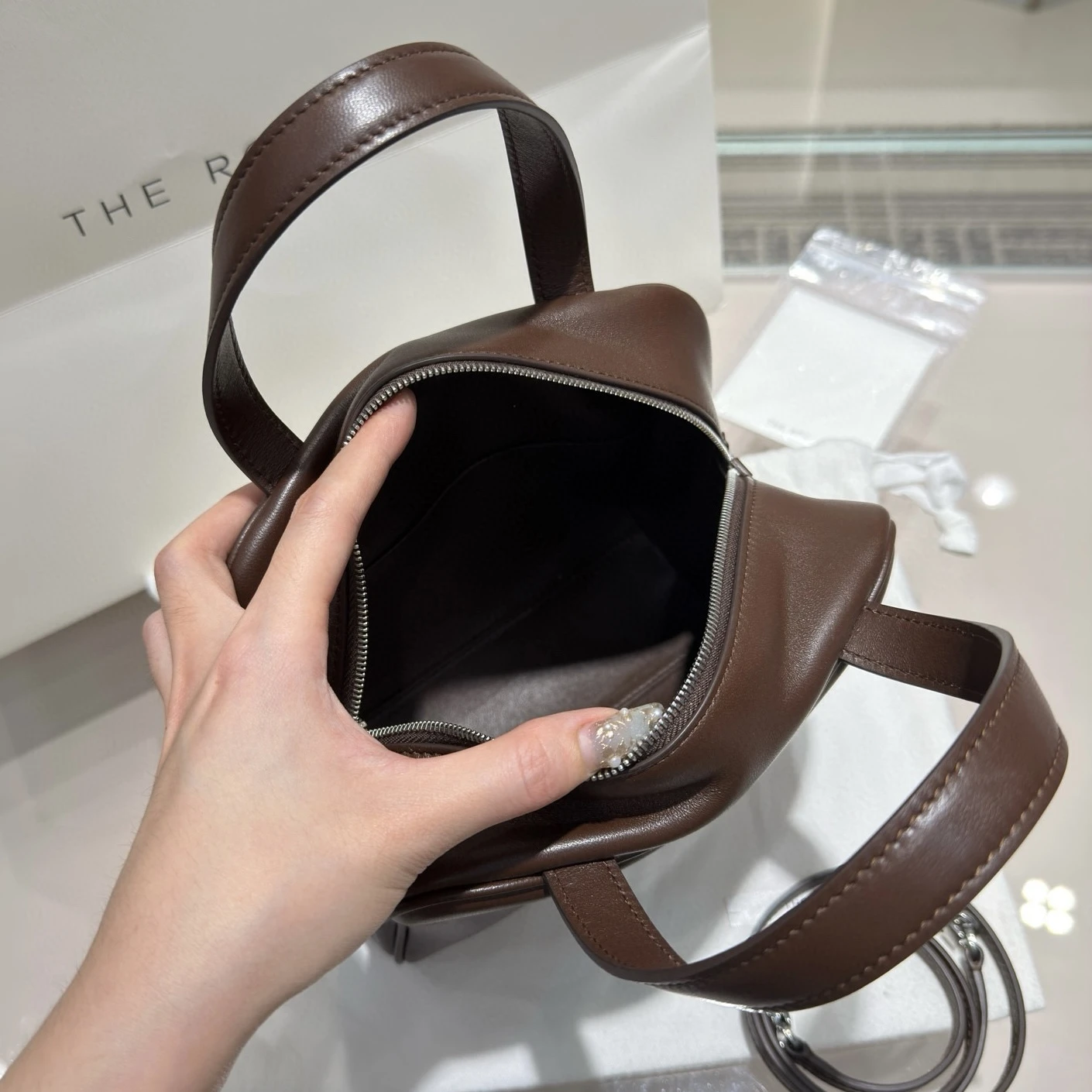 THE ROW Женская сумка из кожи ягнёнка 