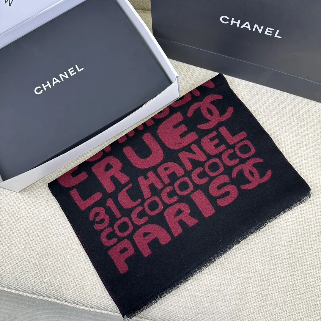 CHANEL Женский шарф из шерсти