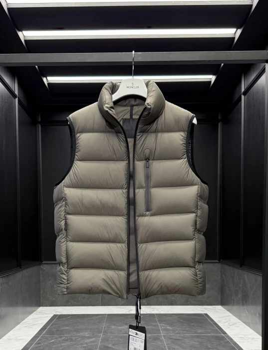 MONCLER Мужской жилет Tamega