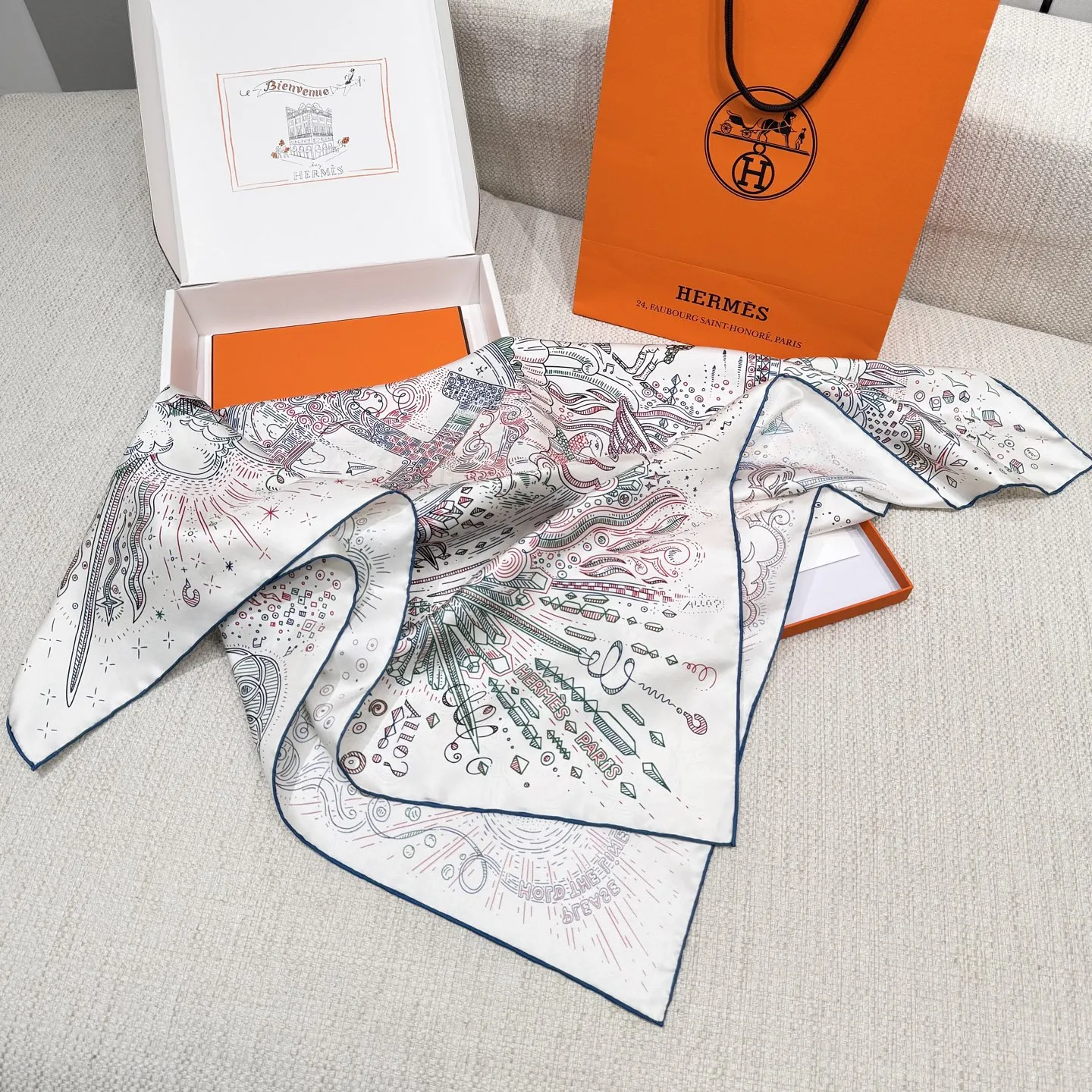 HERMES Женский платок из шелка