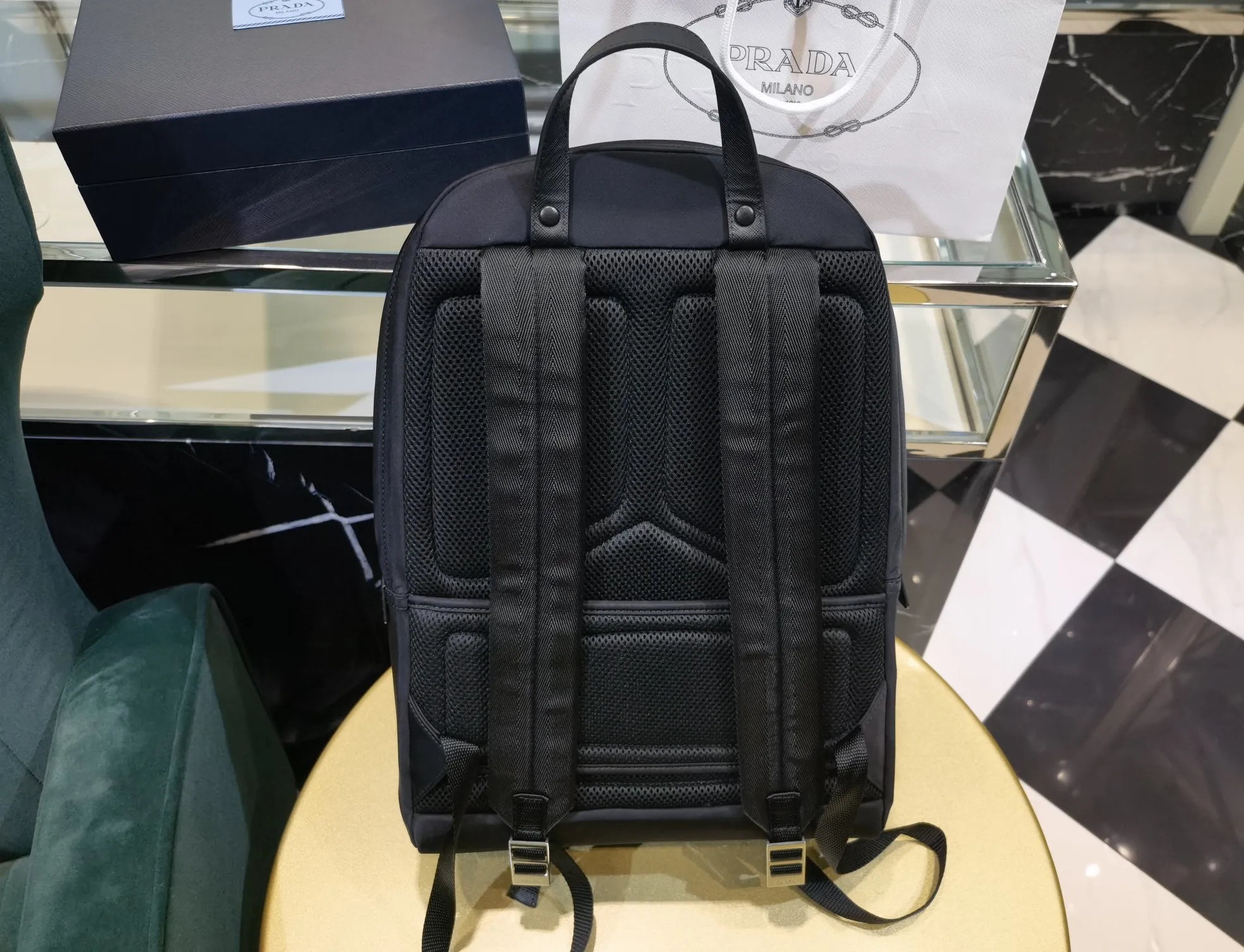 PRADA Мужской рюкзак 2VZ048 из телячьей кожи PRADA Мужской рюкзак 2VZ048 из телячьей кожи