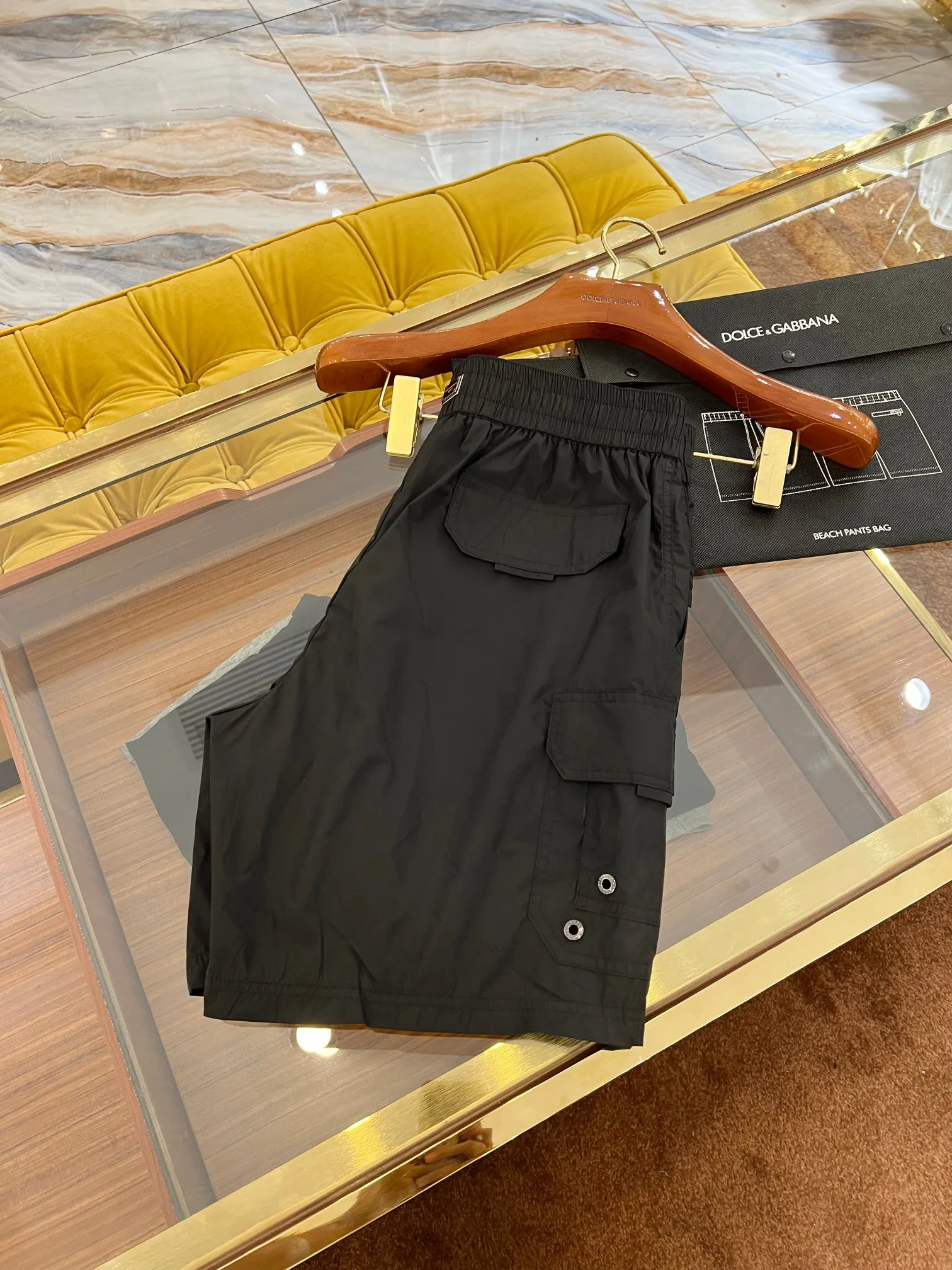 DOLCE & GABBANA Мужские шорты с объемными боковыми карманами с клапанами DOLCE & GABBANA Мужские шорты с объемными боковыми карманами с клапанами