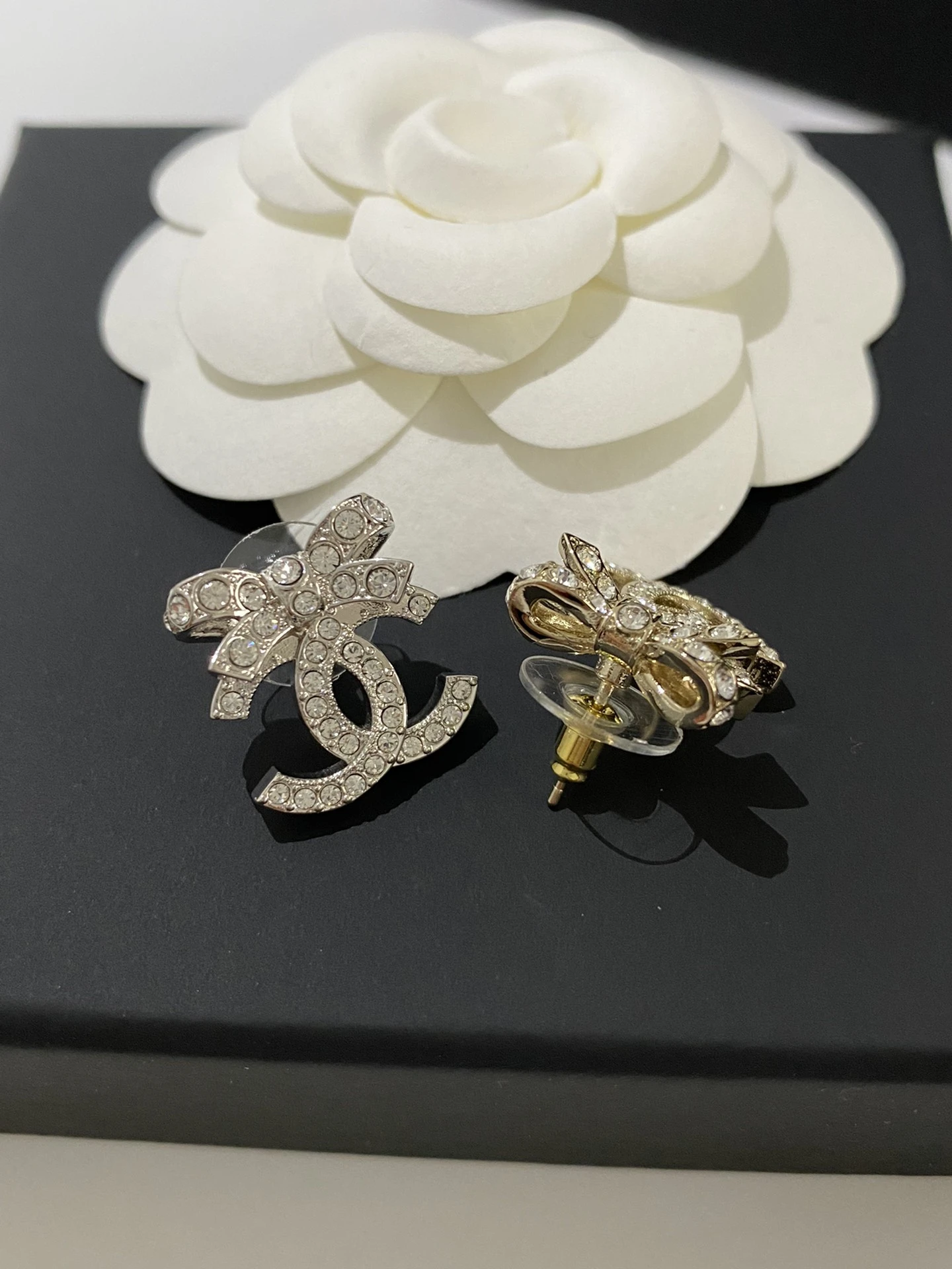 CHANEL Женские серьги CHANEL Женские серьги