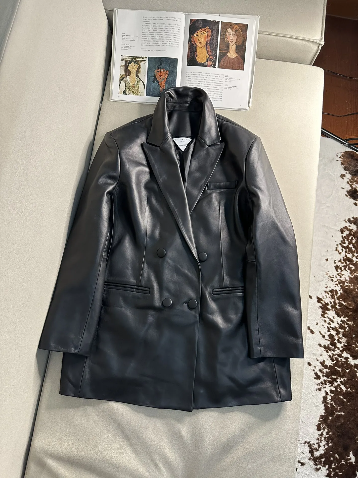 BOTTEGA VENETA Женский кожаный жакет черный BOTTEGA VENETA Женский кожаный жакет черный