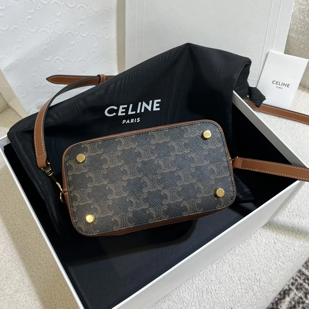 CELINE Женская косметичка Vanity из телячьей кожи
