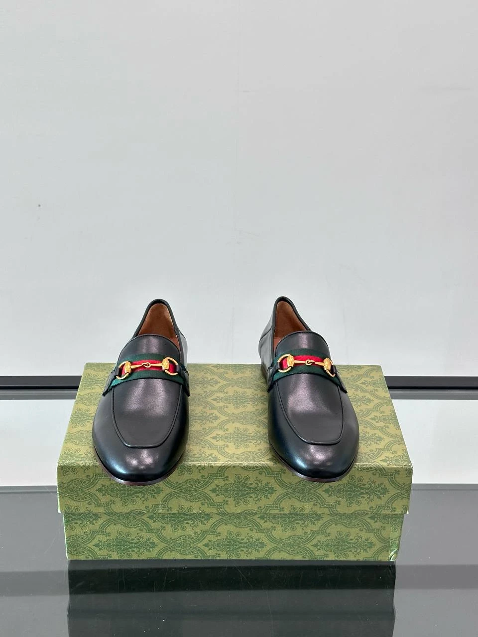 GUCCI Мужские лоферы коровья кожа черные GUCCI Мужские лоферы коровья кожа черные