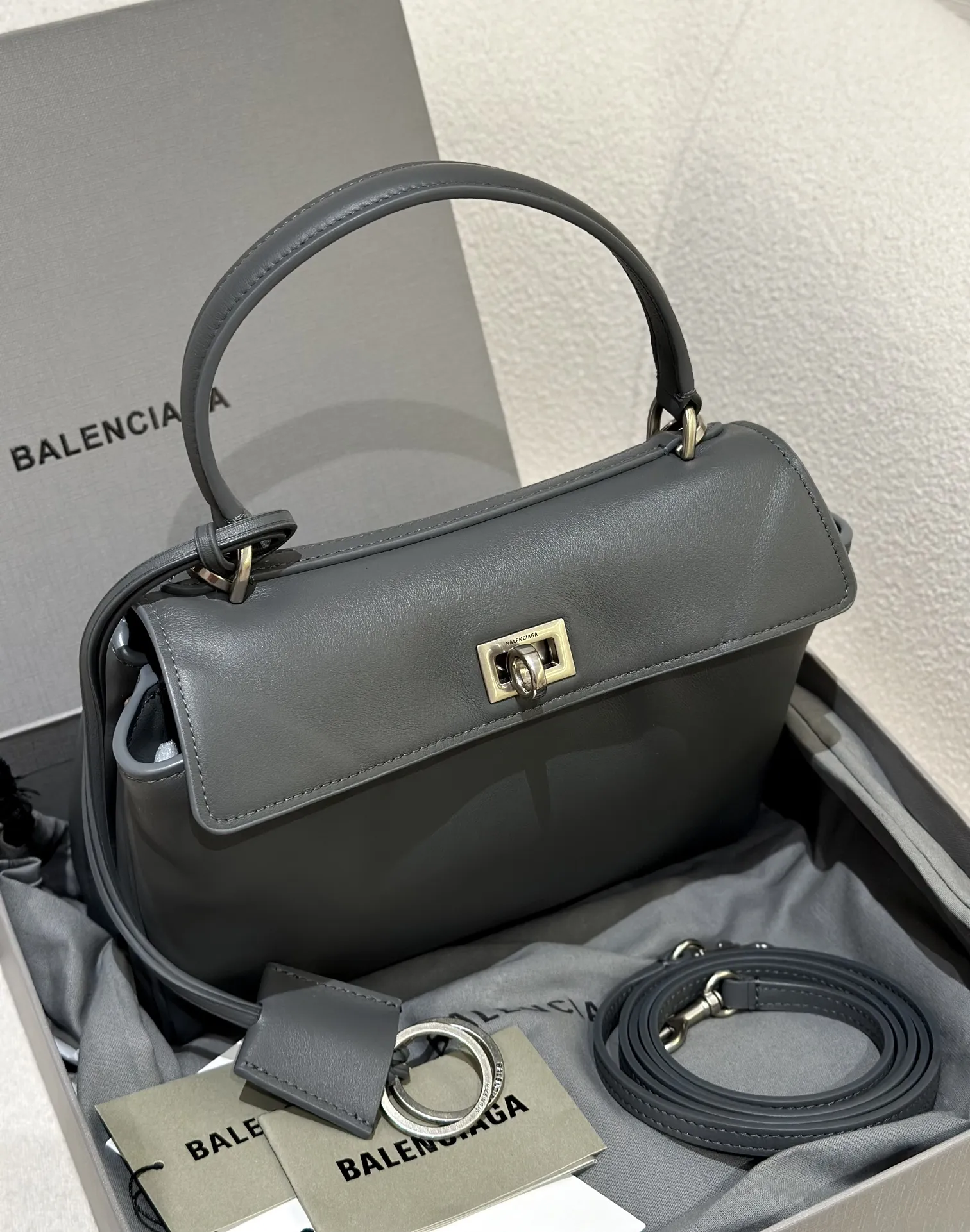 BALENCIAGA Женская сумка Rodeo grey BALENCIAGA Женская сумка Rodeo grey