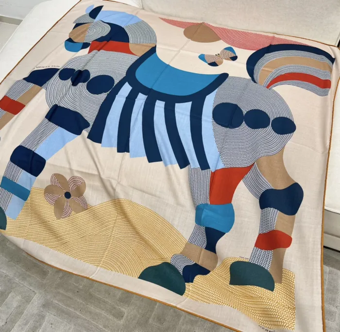 HERMES Женский платок из кашемира