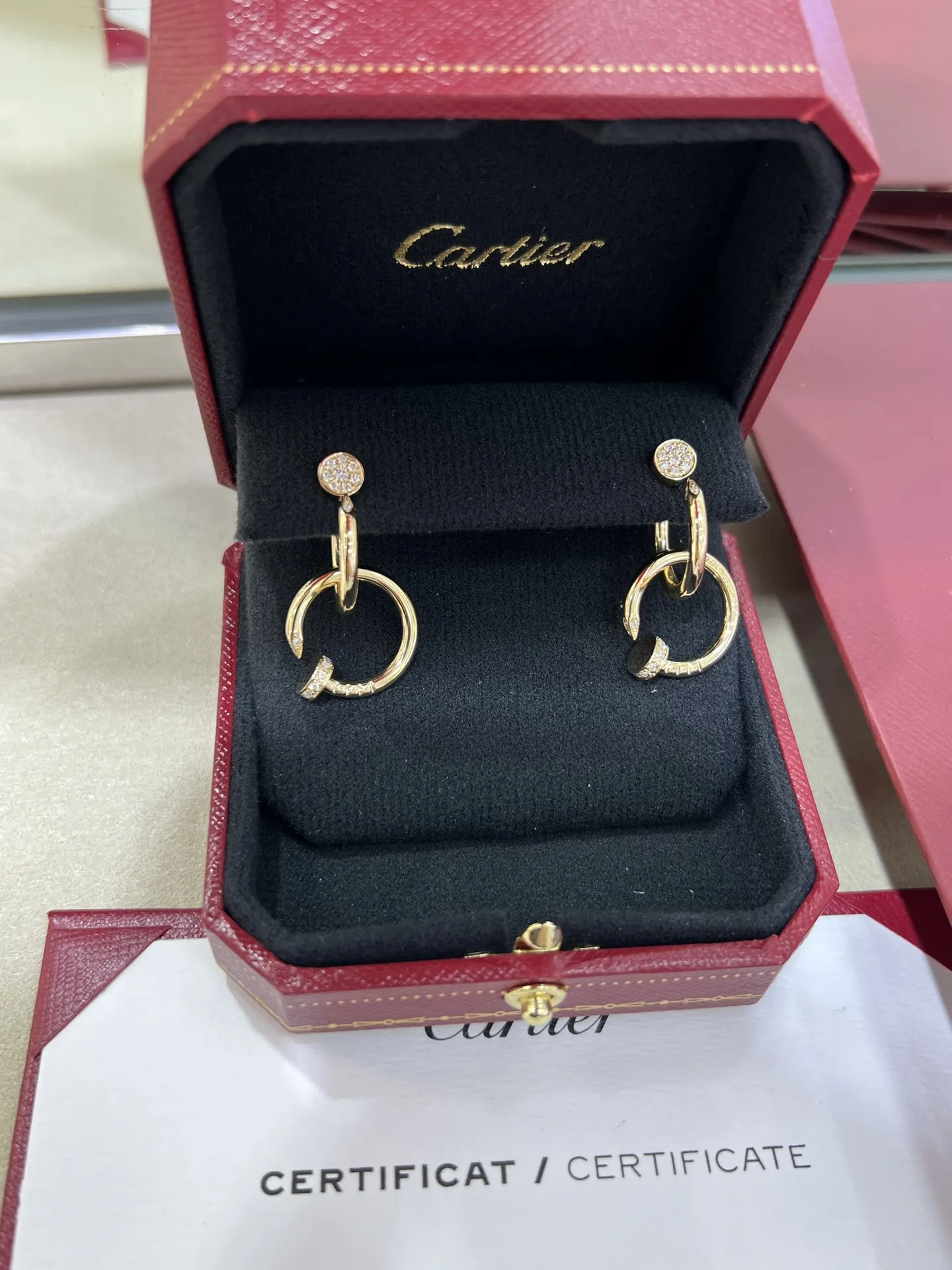 CARTIER Серьги Juste un Clou из розового золота и бриллиантов CARTIER Серьги Juste un Clou из розового золота и бриллиантов