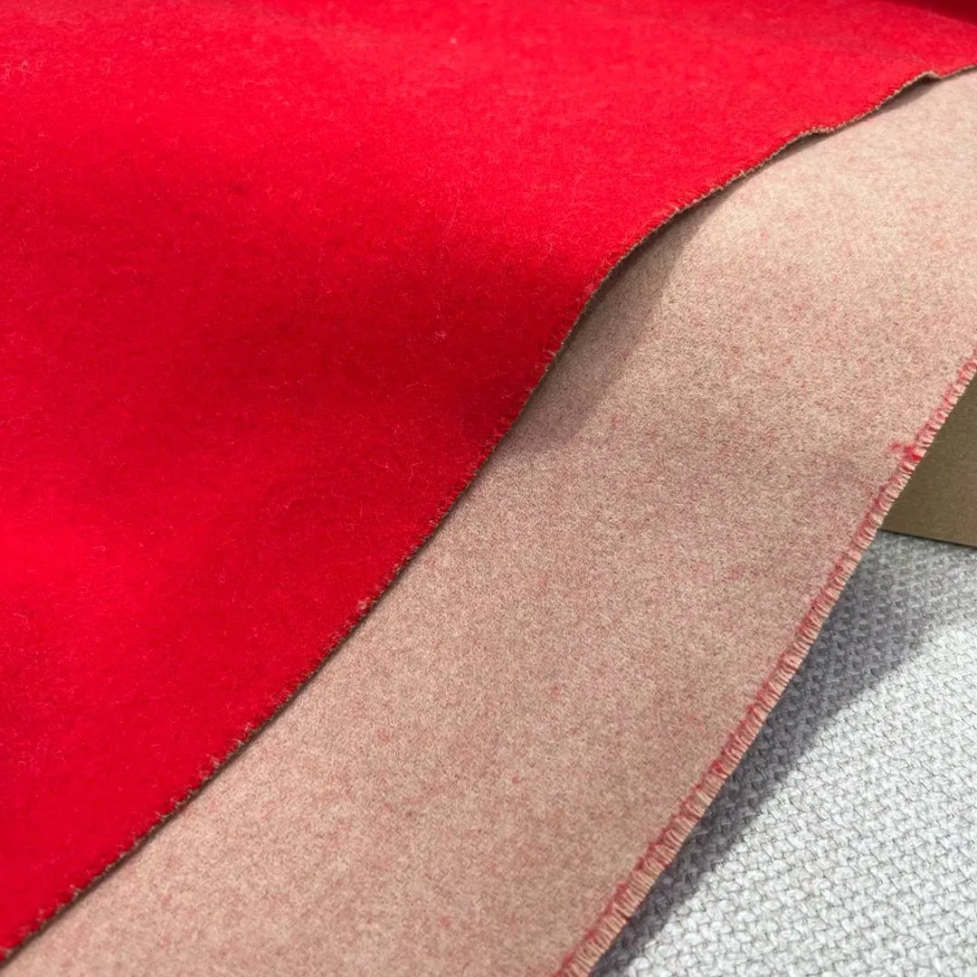 BURBERRY Женский шарф из кашемира BURBERRY Женский шарф из кашемира