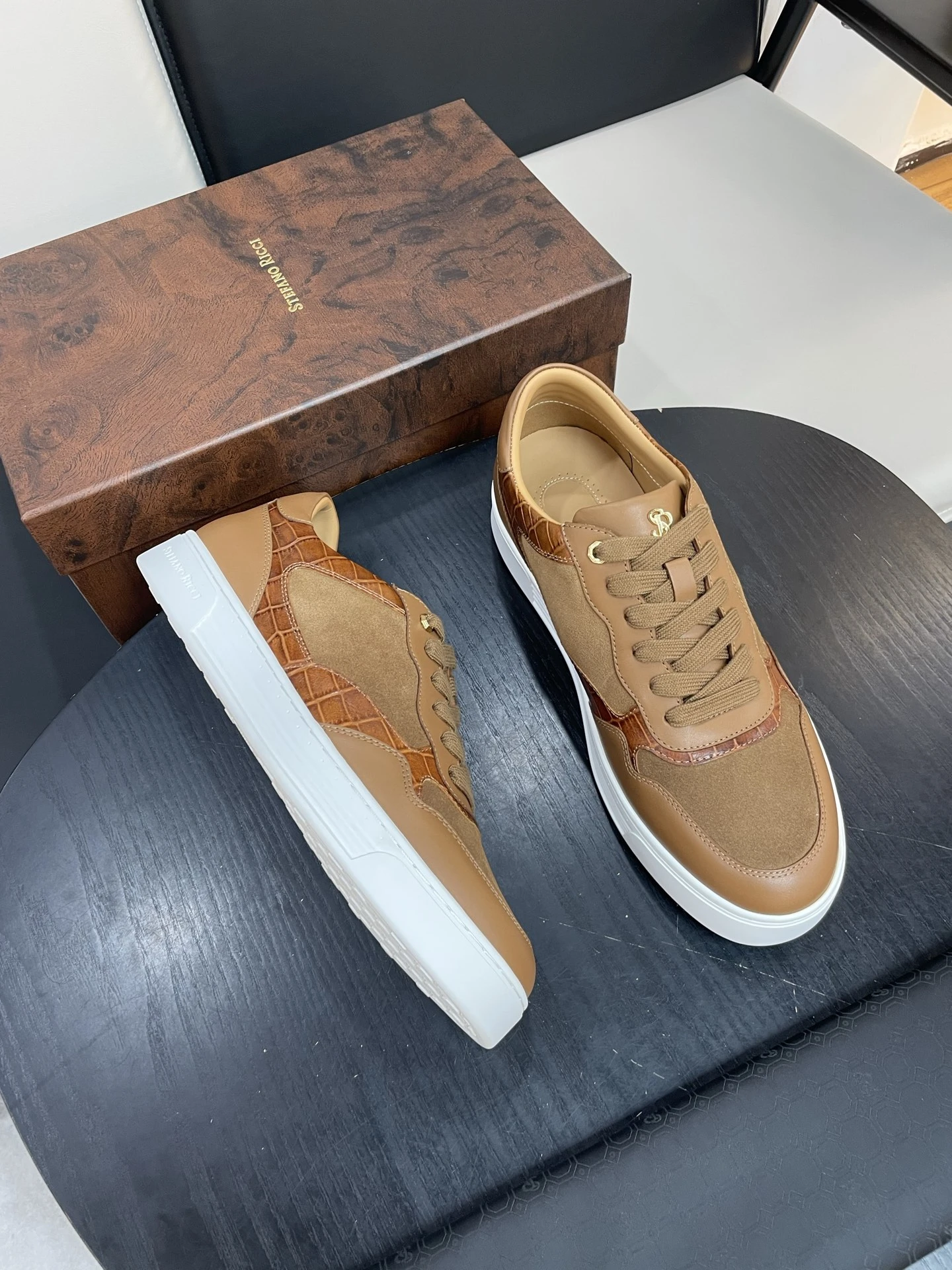 STEFANO RICCI Мужские кроссовки с комбинированным верхом из гладкой кожи и бархатистой замши 