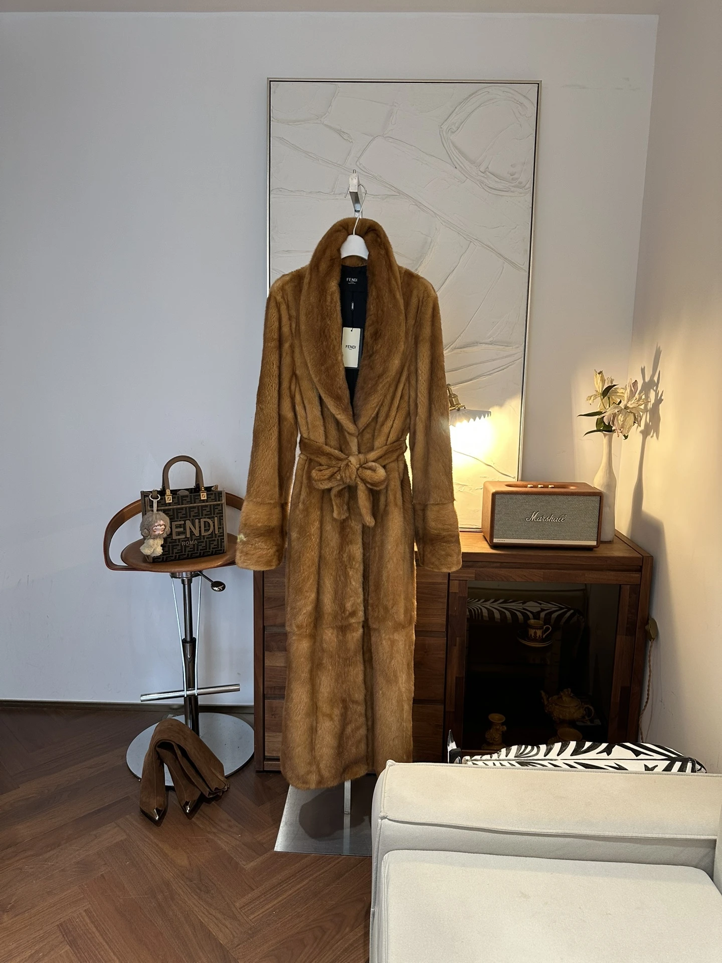 FENDI Женская шуба из норки FENDI Женская шуба из норки