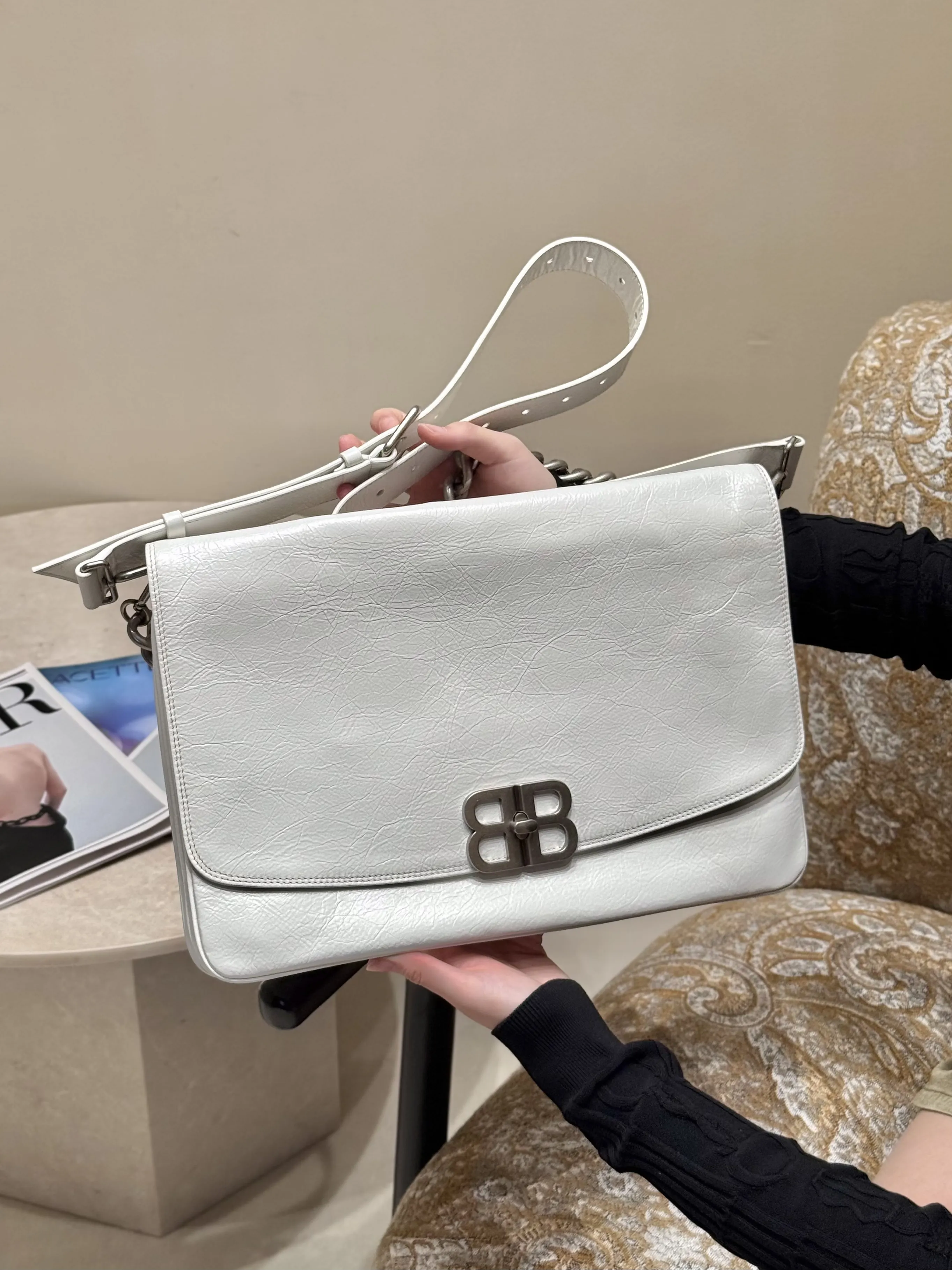 BALENCIAGA Женская сумка BB Soft Large BALENCIAGA Женская сумка BB Soft Large