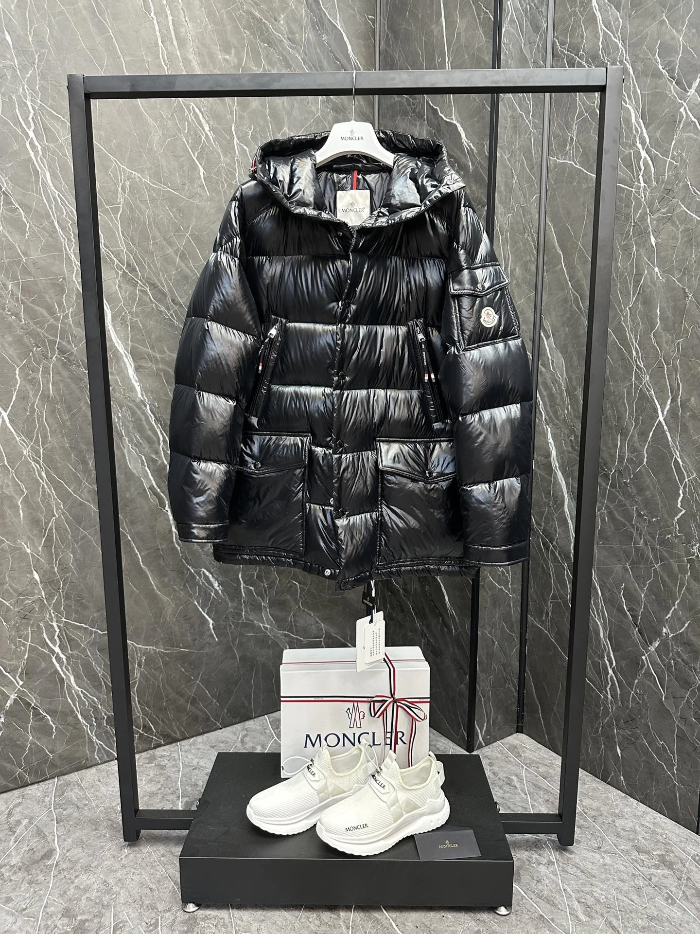MONCLER Мужской пуховик Chiablese MONCLER Мужской пуховик Chiablese