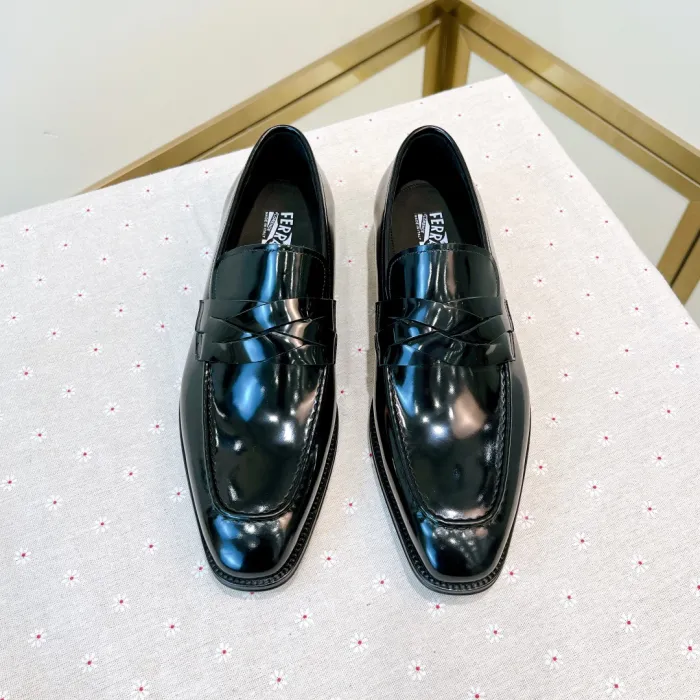 SALVATORE FERRAGAMO Мужские лоферы коровья кожа