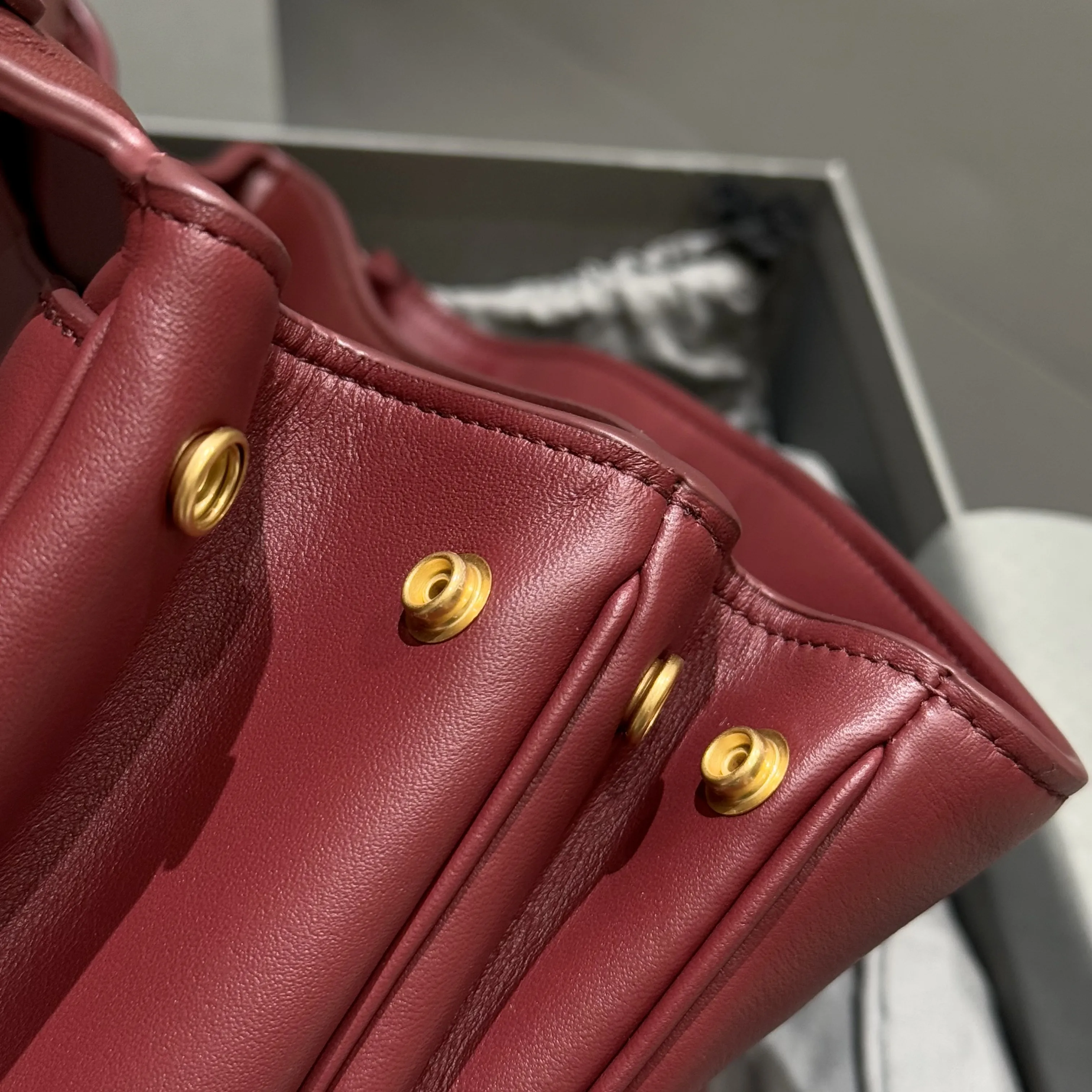 BALENCIAGA Женская сумка Rodeo Burgundy BALENCIAGA Женская сумка Rodeo Burgundy