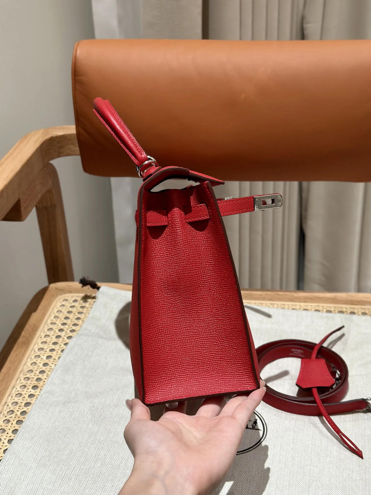 HERMES Женская сумка Kelly 25 см S3/Rouge coeur Epsom HERMES Женская сумка Kelly 25 см S3/Rouge coeur Epsom