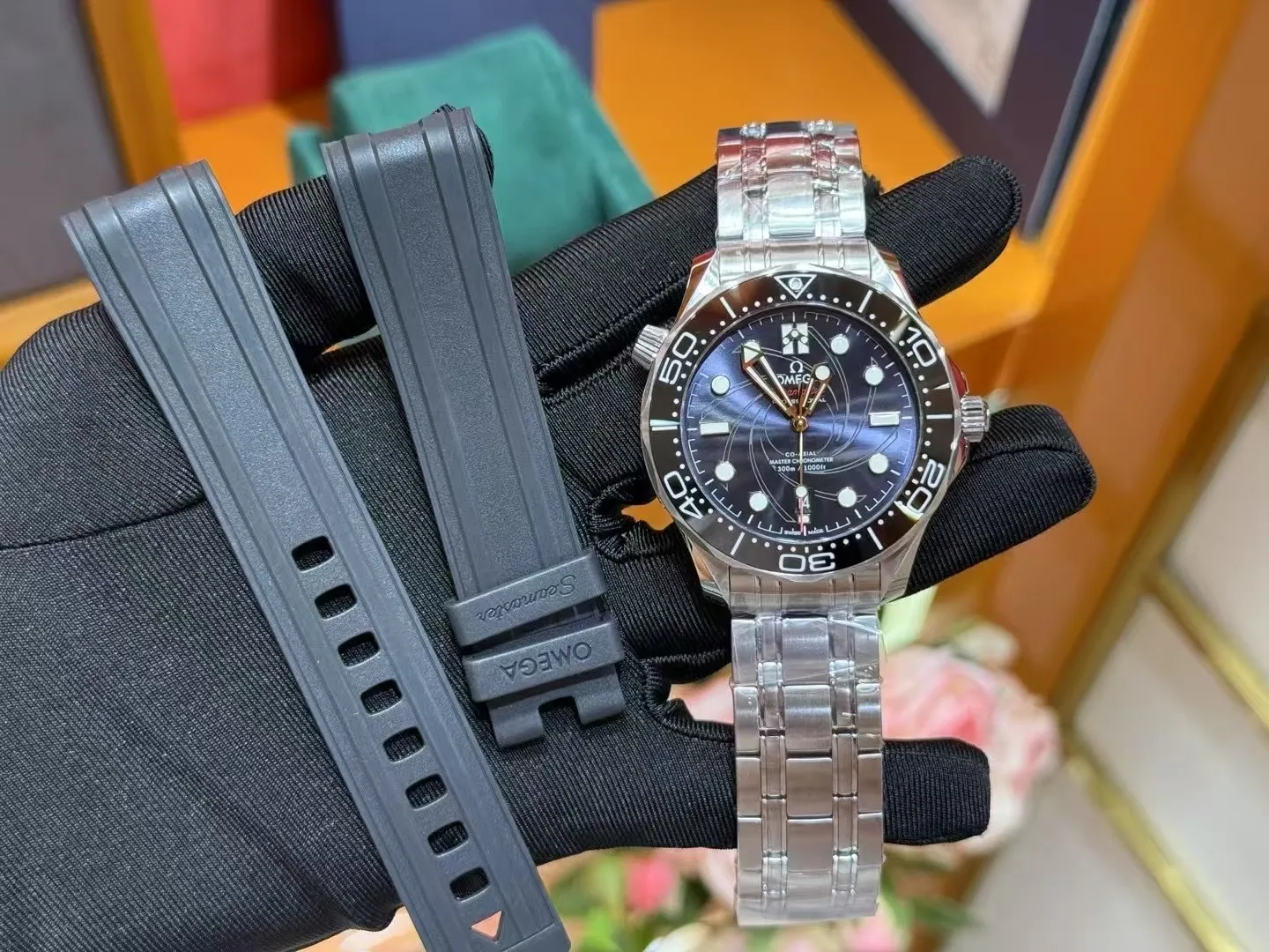 OMEGA Мужские часы Seamaster Diver 300 M James Bond OMEGA Мужские часы Seamaster Diver 300 M James Bond