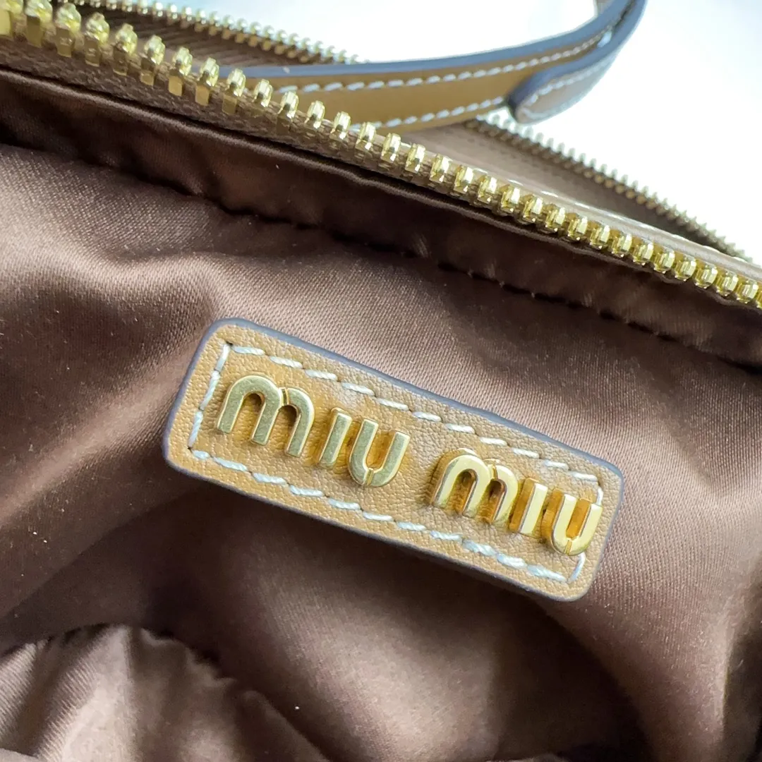 MIU MIU Женская сумка Arcadie mini MIU MIU Женская сумка Arcadie mini