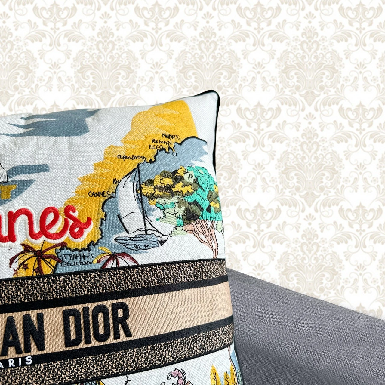 CHRISTIAN DIOR Декоративная подушка CHRISTIAN DIOR Декоративная подушка