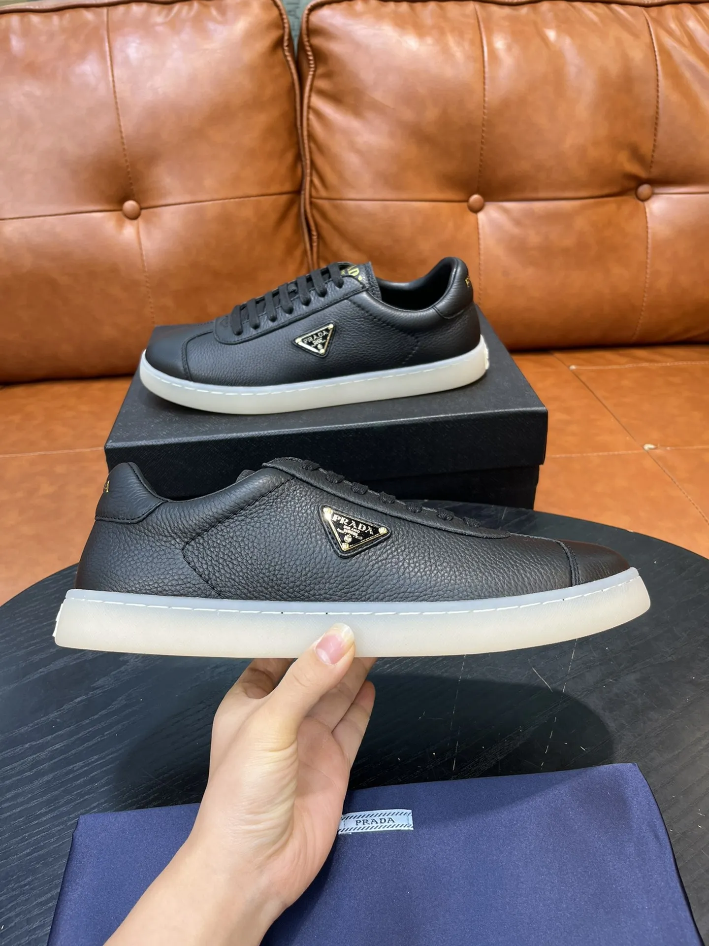 PRADA Мужские кроссовки телячья кожа с текстурированной поверхностью