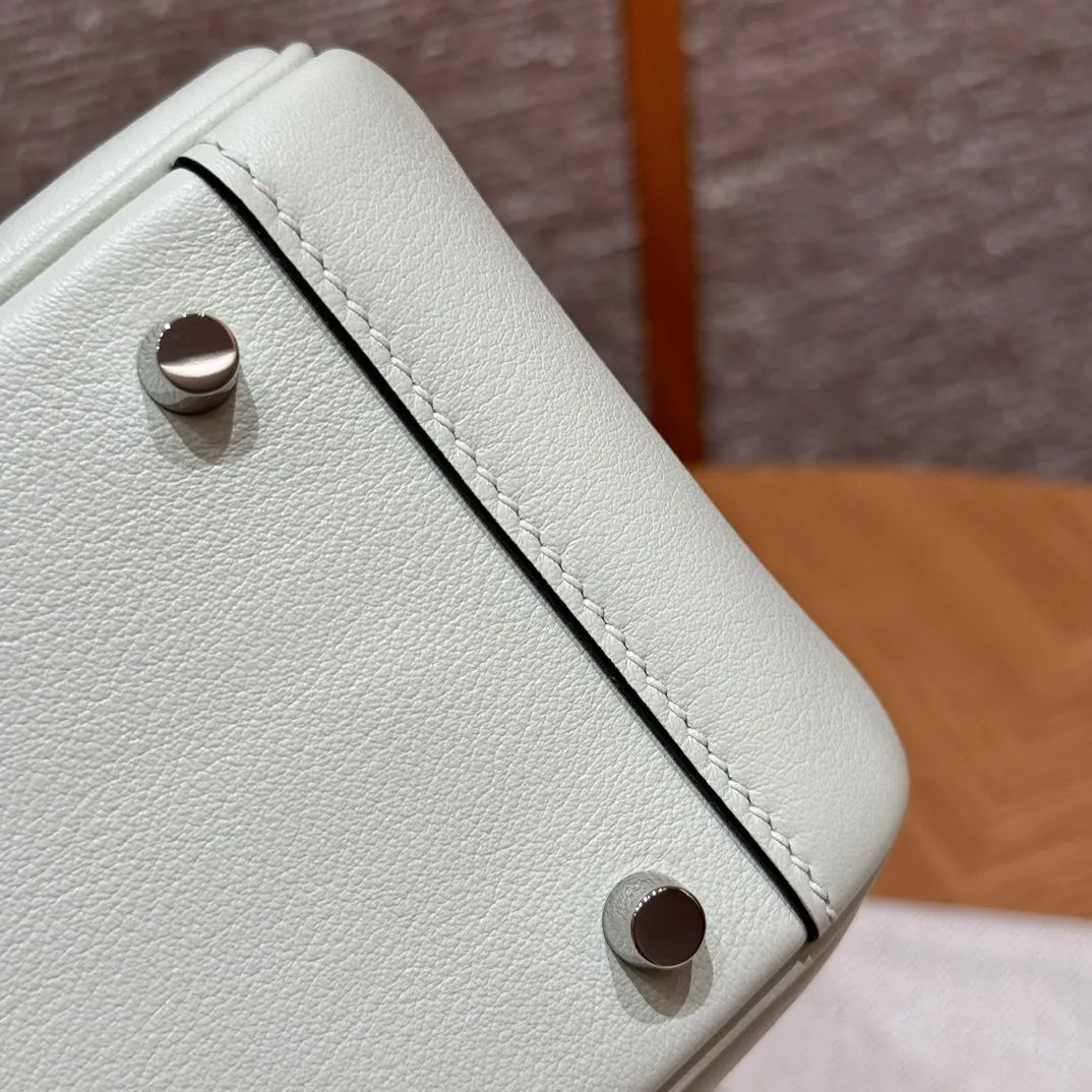 HERMES Женская сумка Lindy 19 см OZ Swift HERMES Женская сумка Lindy 19 см OZ Swift