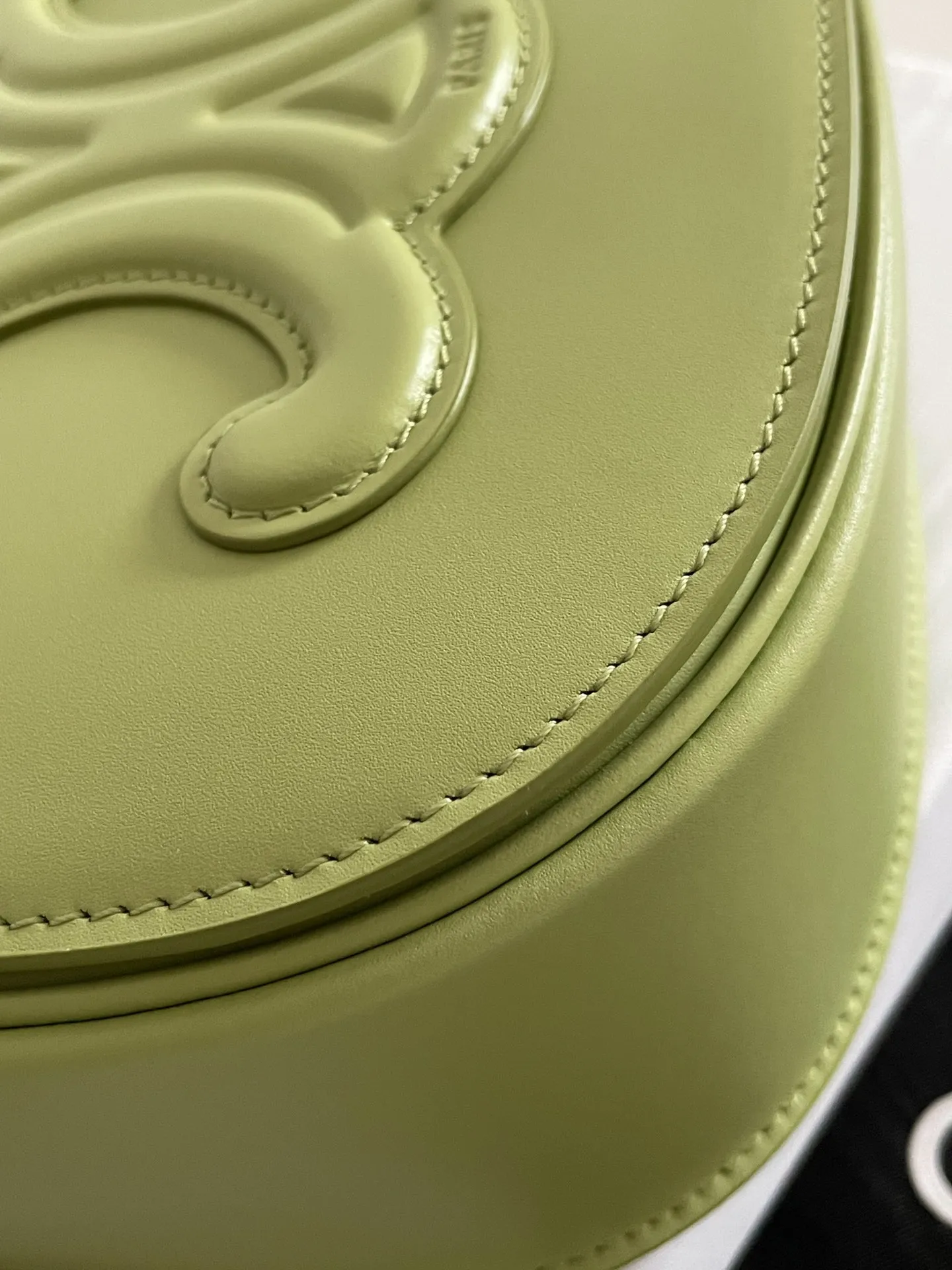 CELINE Женская сумка FOLCO CUIR TRIOMPHE  CELINE Женская сумка FOLCO CUIR TRIOMPHE