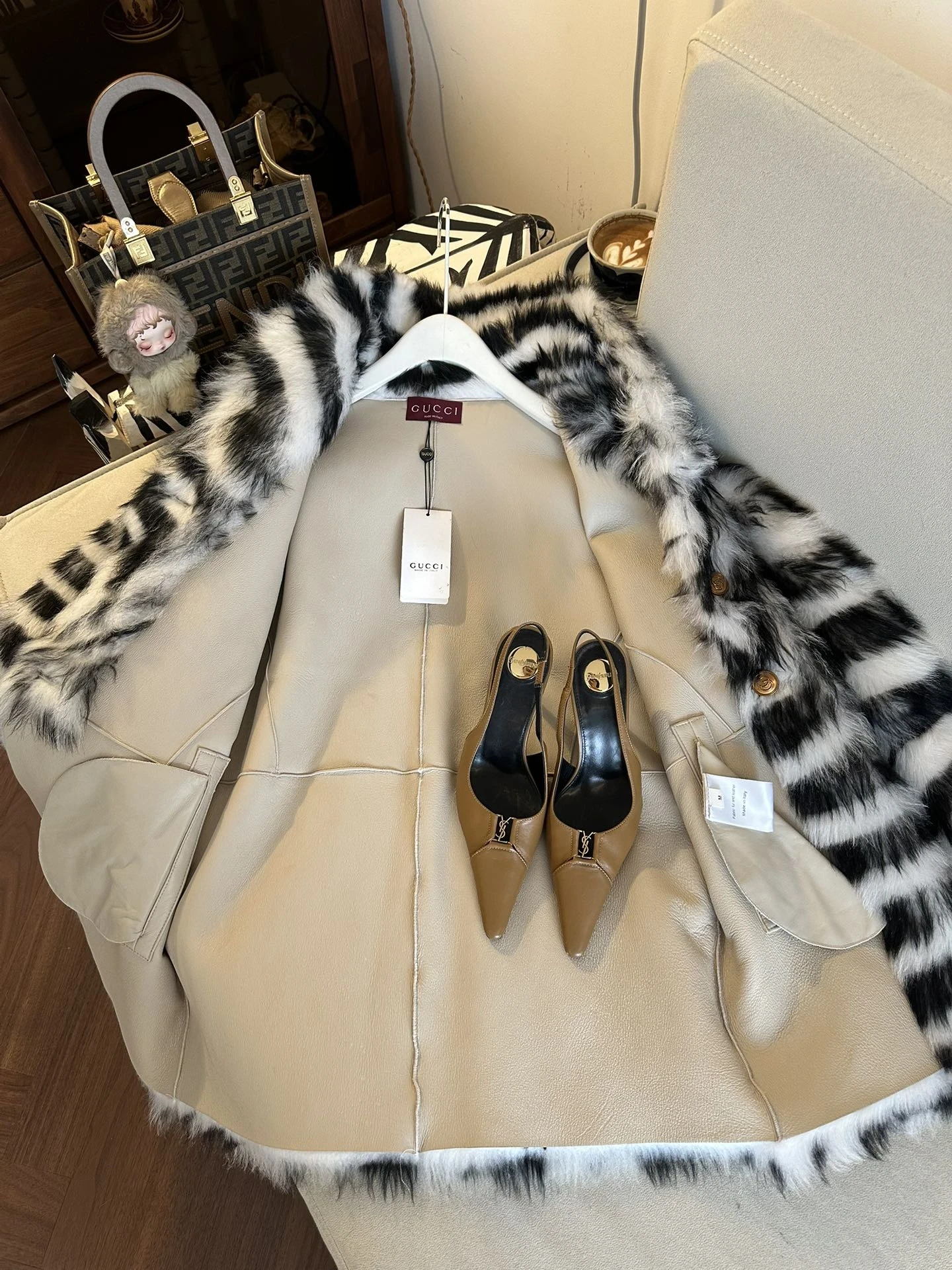 GUCCI Женская шуба из овчины  GUCCI Женская шуба из овчины