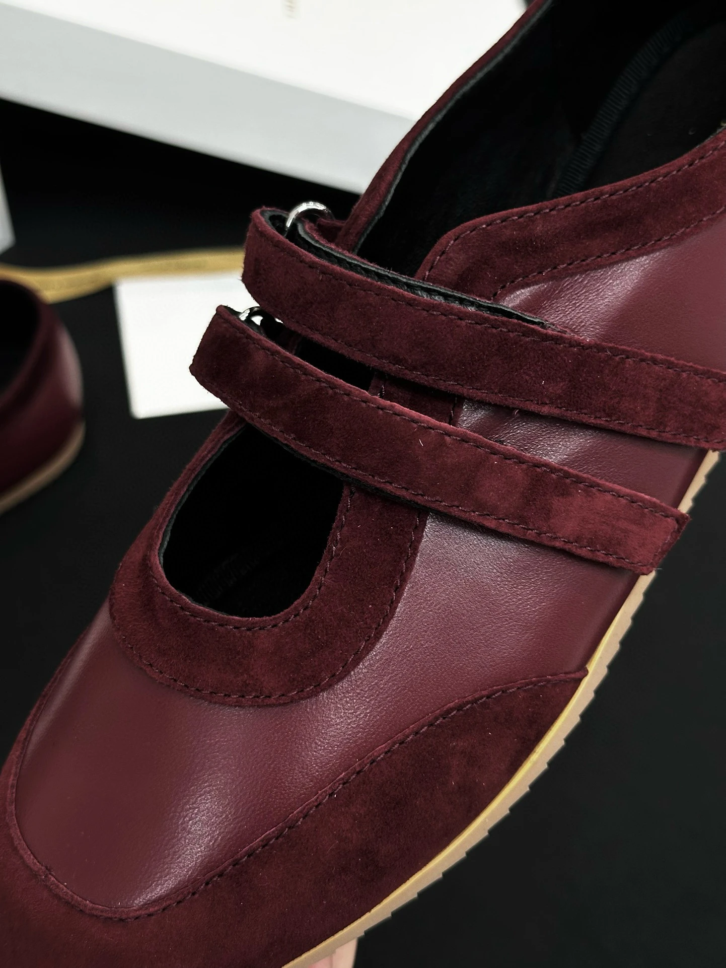 THE ROW Женские кроссовки с регулируемыми ремешками бордовые THE ROW Женские кроссовки с регулируемыми ремешками бордовые