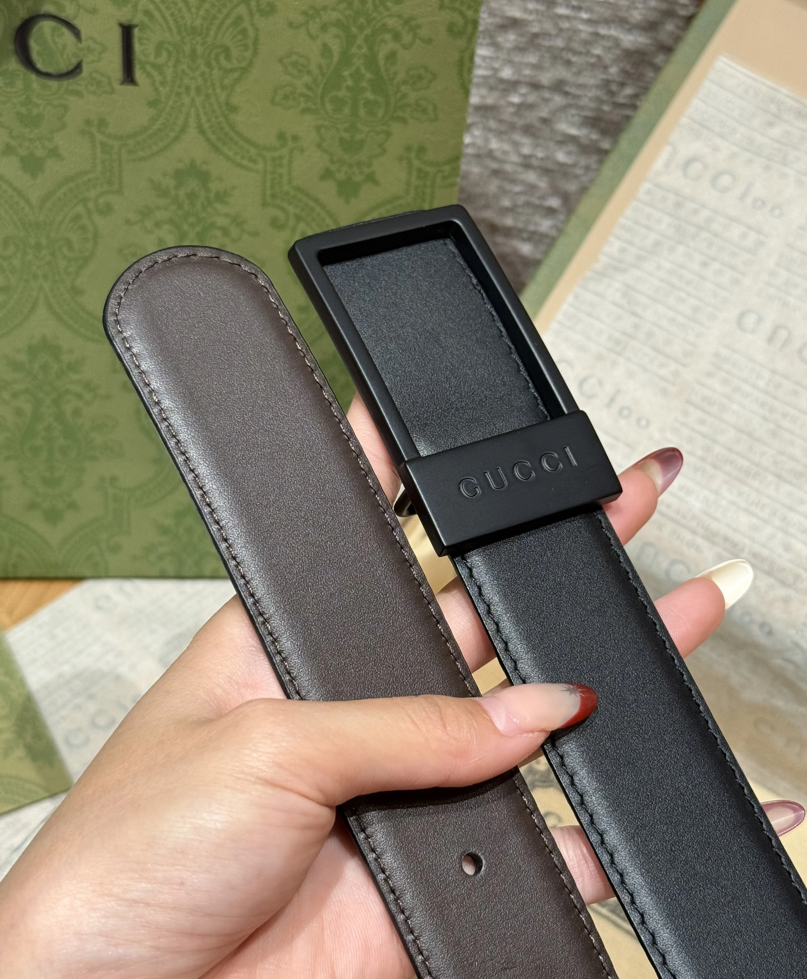 GUCCI Мужской ремень с повторяющимся узором GG