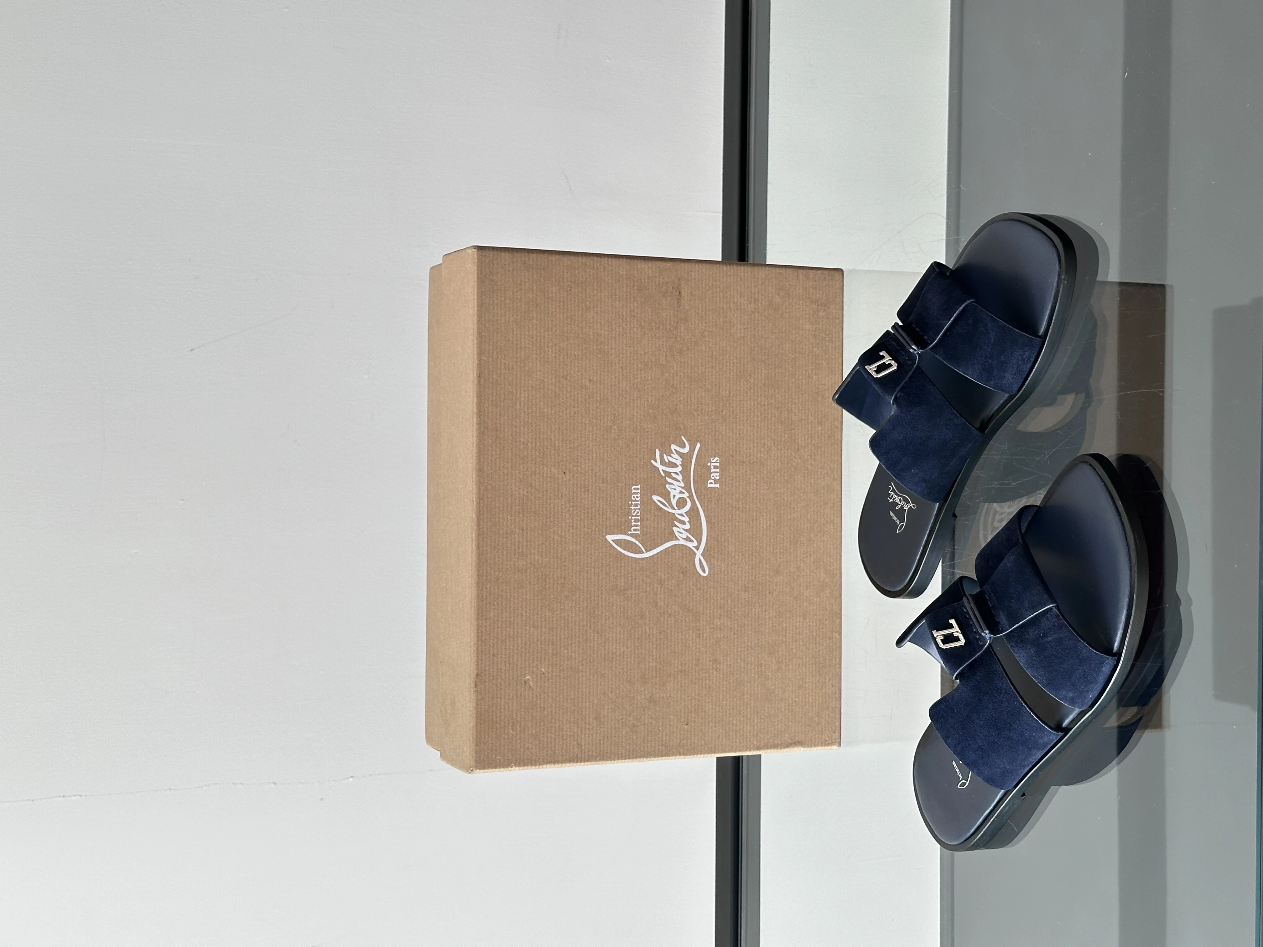 CHRISTIAN LOUBOUTIN Мужские шлёпанцы из кожи 