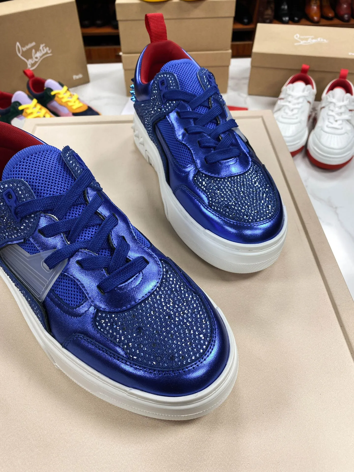 CHRISTIAN LOUBOUTIN Мужские кроссовки Astroloubi Strass