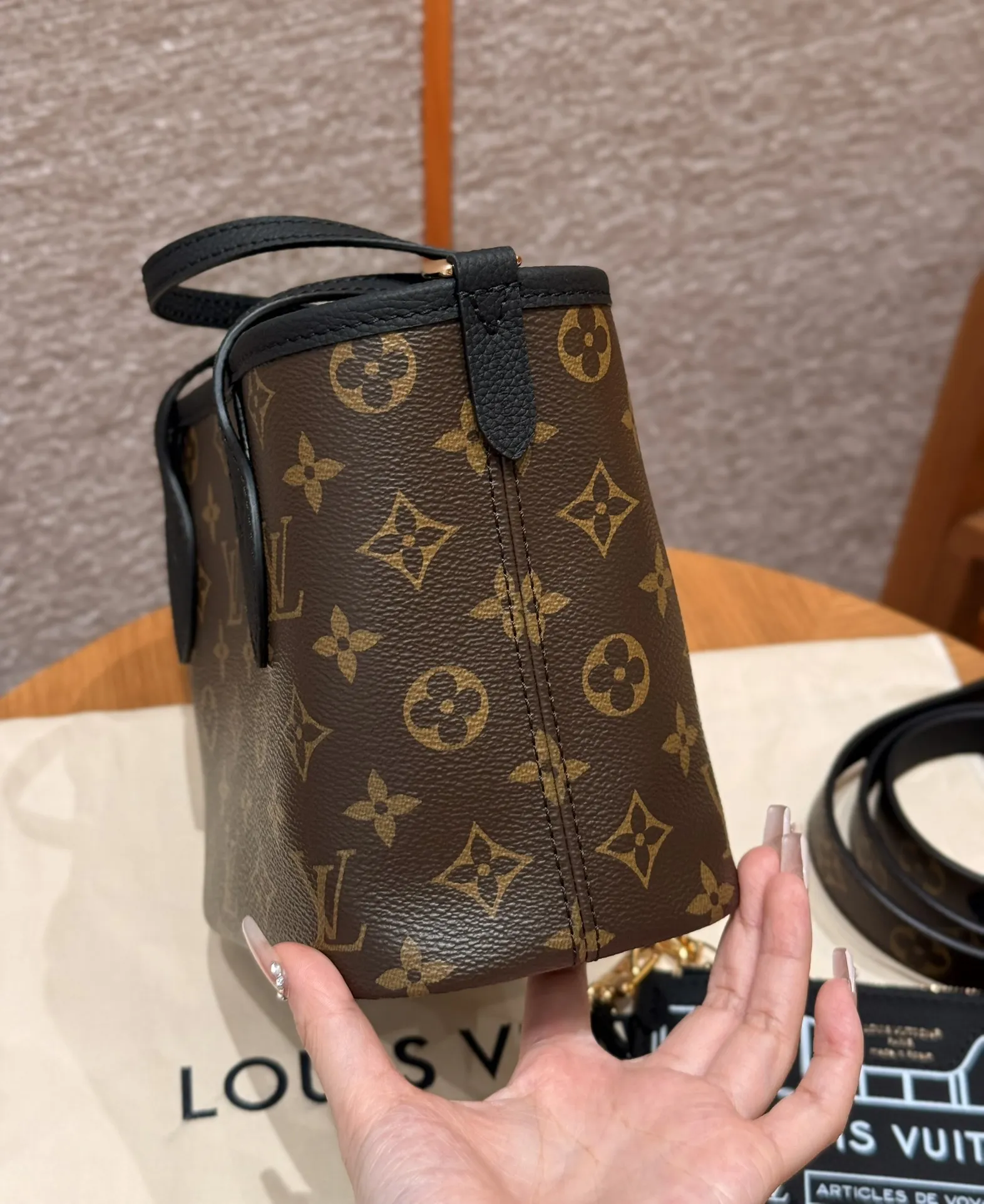 LOUIS VUITTON Сумка Neverfull Inside out LOUIS VUITTON Сумка Neverfull Inside out