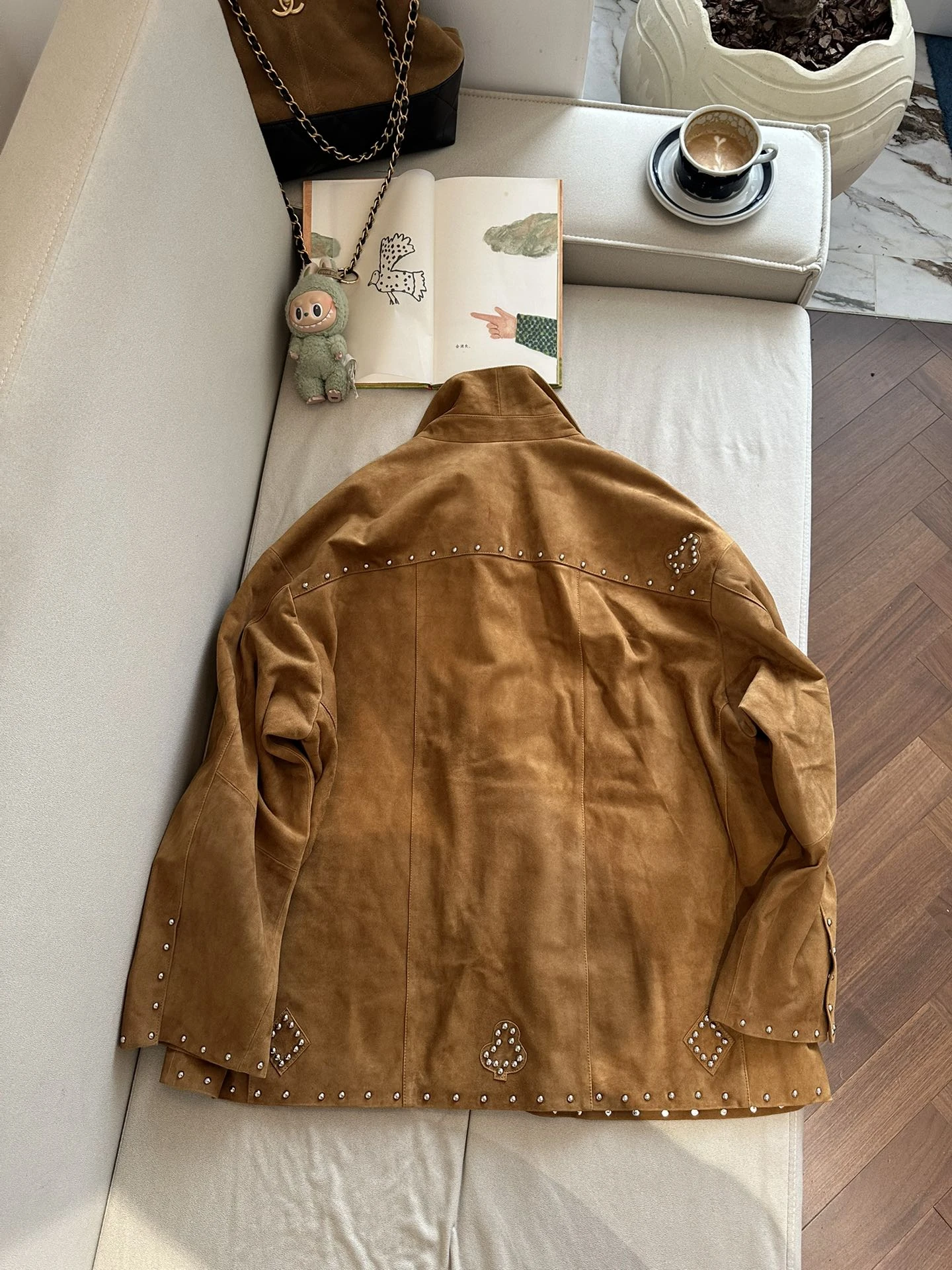 LOEWE Женская куртка из замши