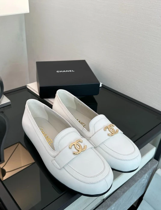 CHANEL Женские лоферы 