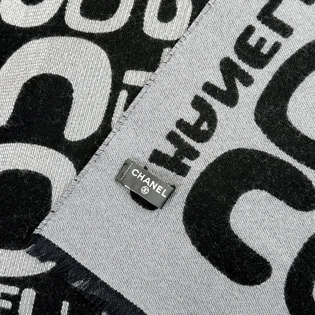 CHANEL Женский шарф из шерсти