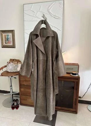 THE ROW Женское пальто из бархатистой замши